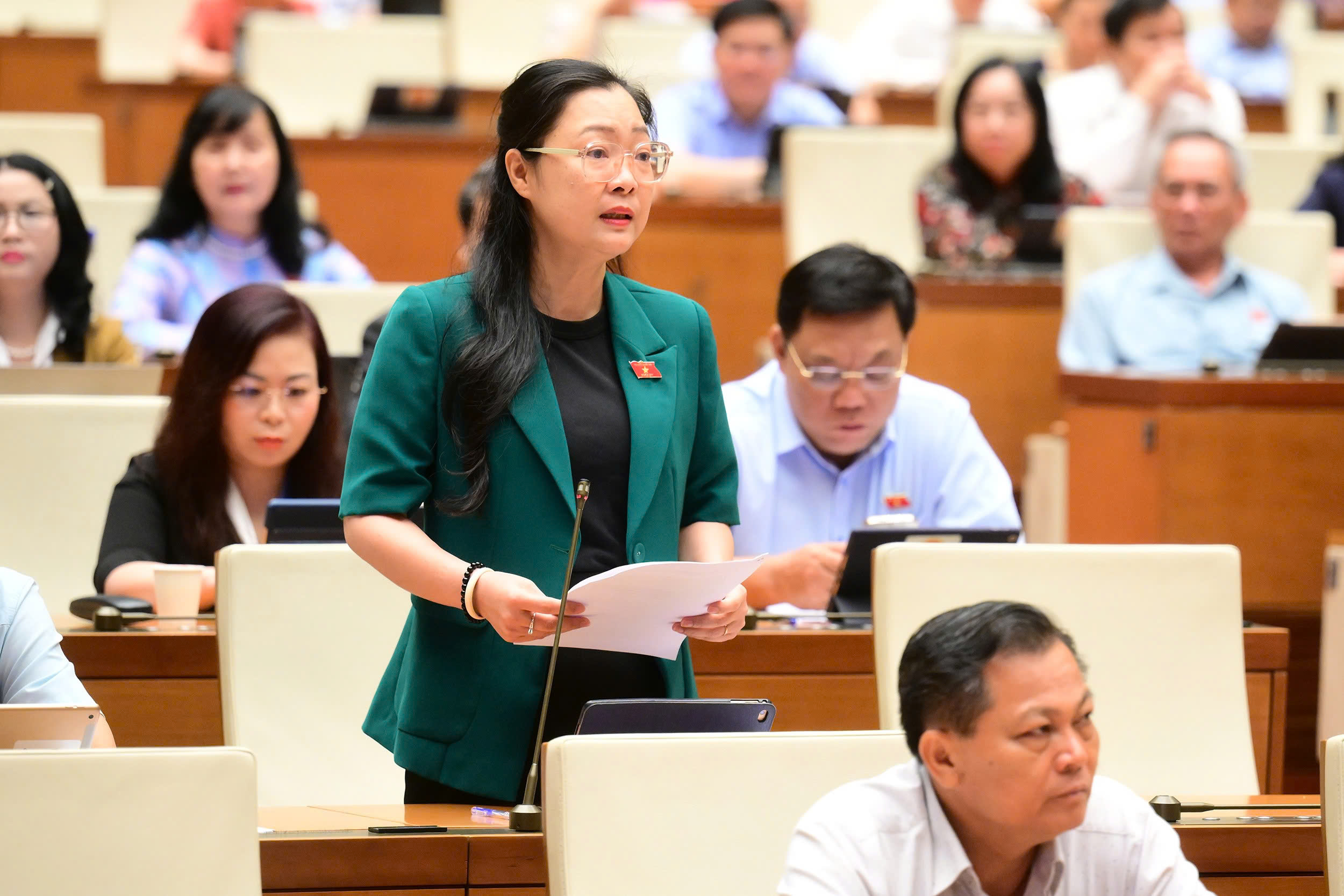 ĐBQH: Hạ tầng giao thông phát triển phi thường, tạo niềm tin "không gì là không thể"- Ảnh 1. ĐBQH: Hạ tầng giao thông phát triển phi thường, tạo niềm tin "không gì là không thể"- Ảnh 1.