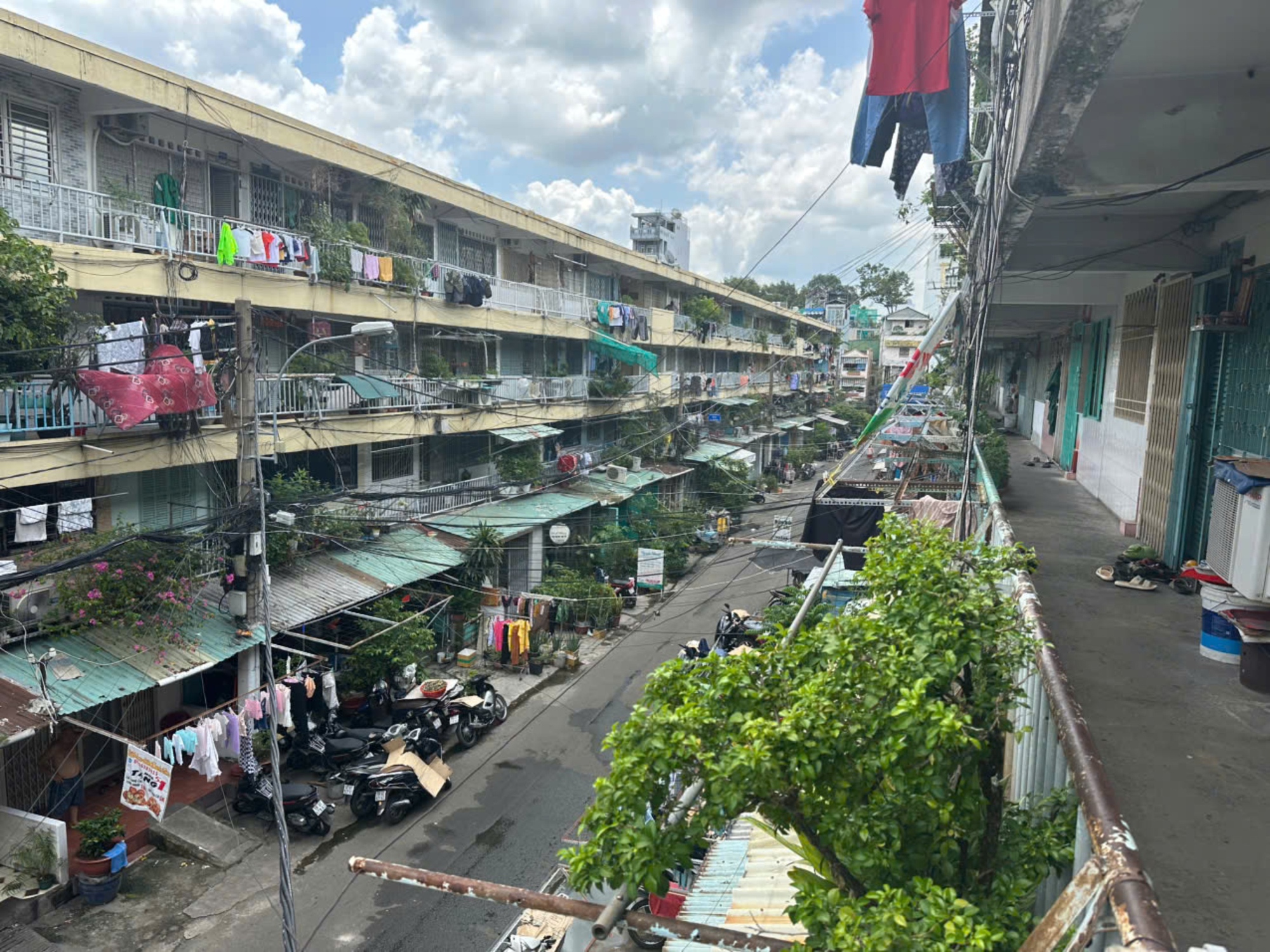 TP.HCM: Người dân thấp thỏm trong chung cư xuống cấp, mong có chỗ ở mới- Ảnh 4. TP.HCM: Người dân thấp thỏm trong chung cư xuống cấp, mong có chỗ ở mới- Ảnh 4.