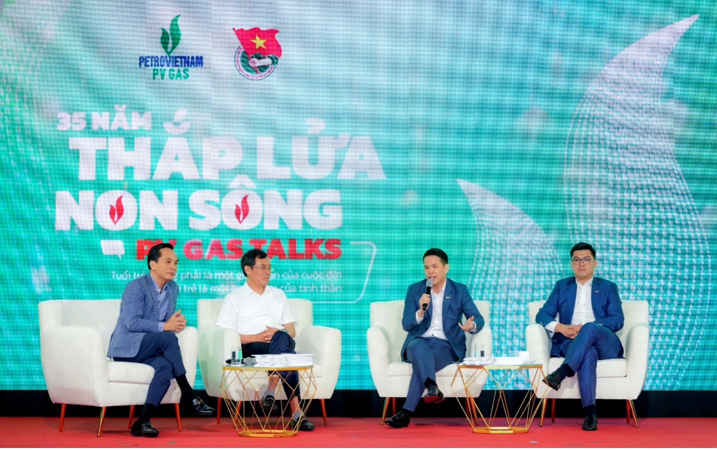 PV GAS Talks &ldquo;35 năm - Thắp lửa non s&ocirc;ng&rdquo;: H&agrave;nh tr&igrave;nh kết nối v&agrave; giữ lửa nhiệt huyết- Ảnh 3.