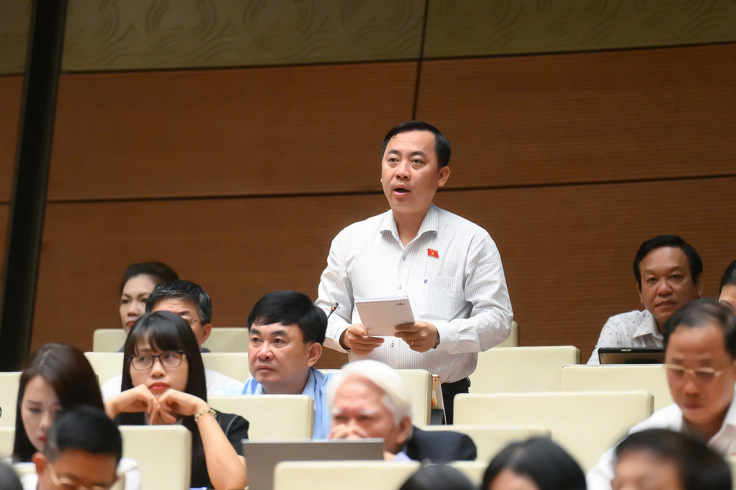 Kh&ocirc;ng lo g&aacute;nh nặng nợ c&ocirc;ng khi triển khai c&ugrave;ng l&uacute;c nhiều dự &aacute;n hạ tầng lớn- Ảnh 2.