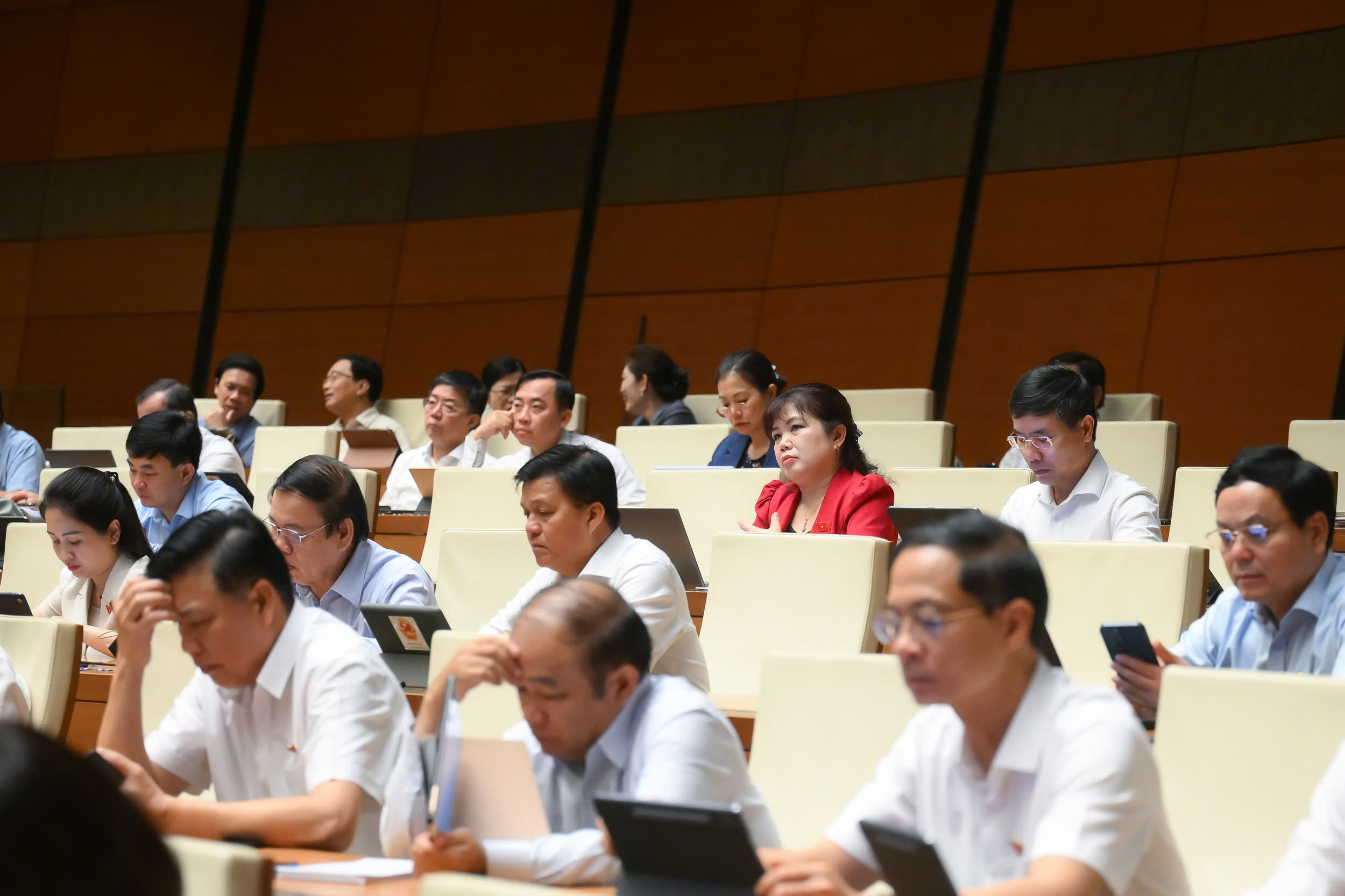 Kh&ocirc;ng lo g&aacute;nh nặng nợ c&ocirc;ng khi triển khai c&ugrave;ng l&uacute;c nhiều dự &aacute;n hạ tầng lớn- Ảnh 4.