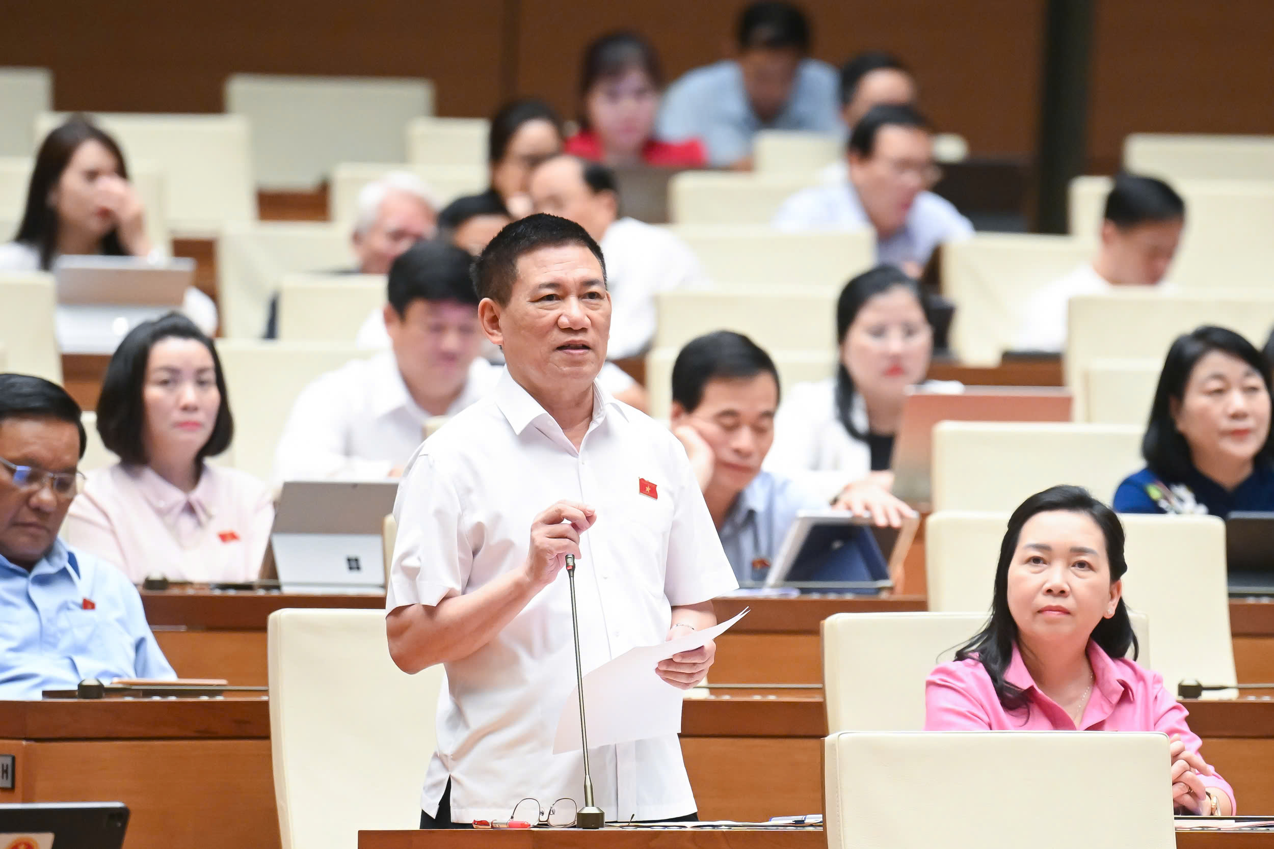 Ph&oacute; Thủ tướng: N&ecirc;n &aacute;p dụng thuế kho&aacute;n với hộ kinh doanh c&oacute; doanh thu dưới 1 tỷ đồng- Ảnh 1.