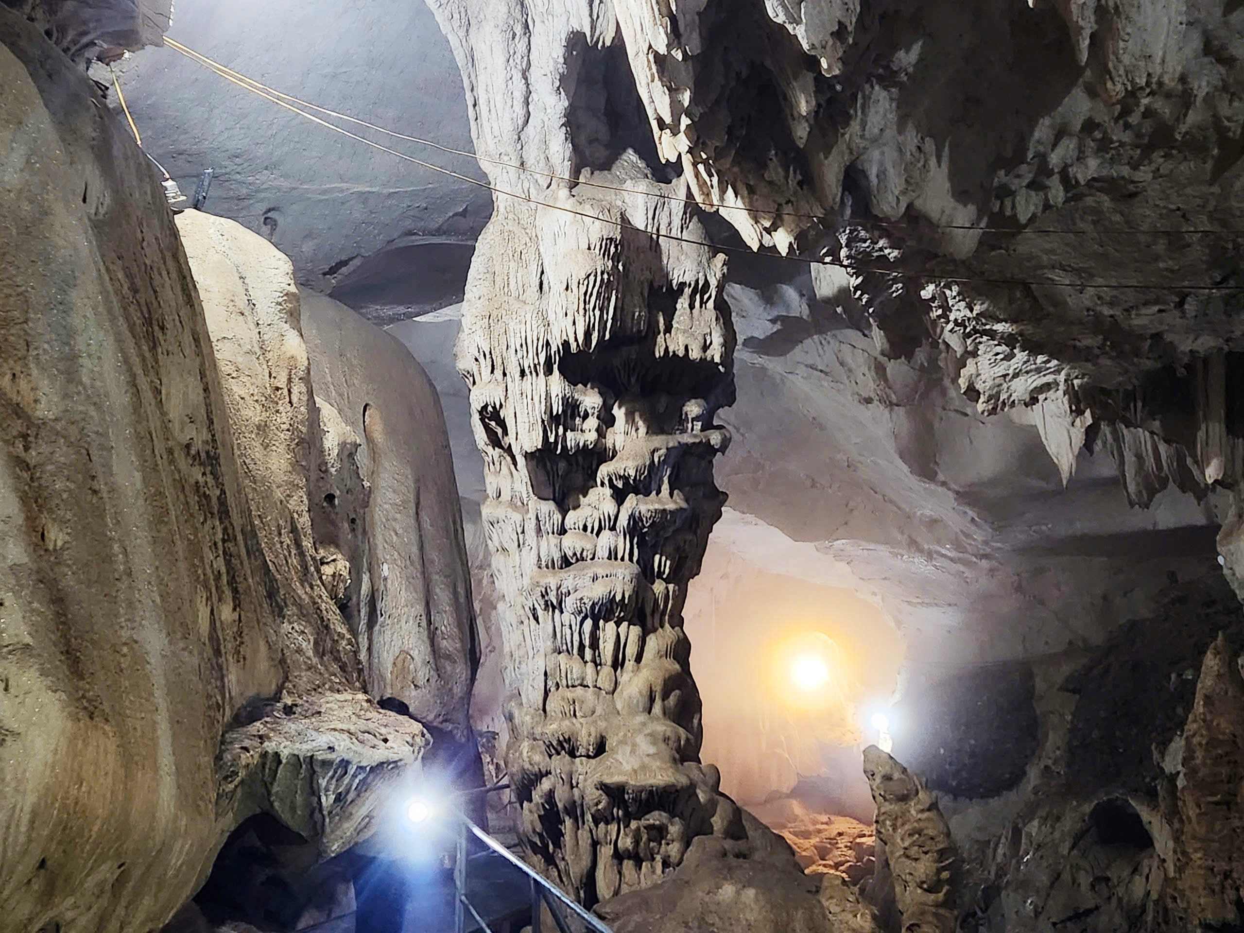 N&eacute;t hoang sơ v&agrave; huyền b&iacute; hang B&agrave;n B&ugrave;- Ảnh 8.