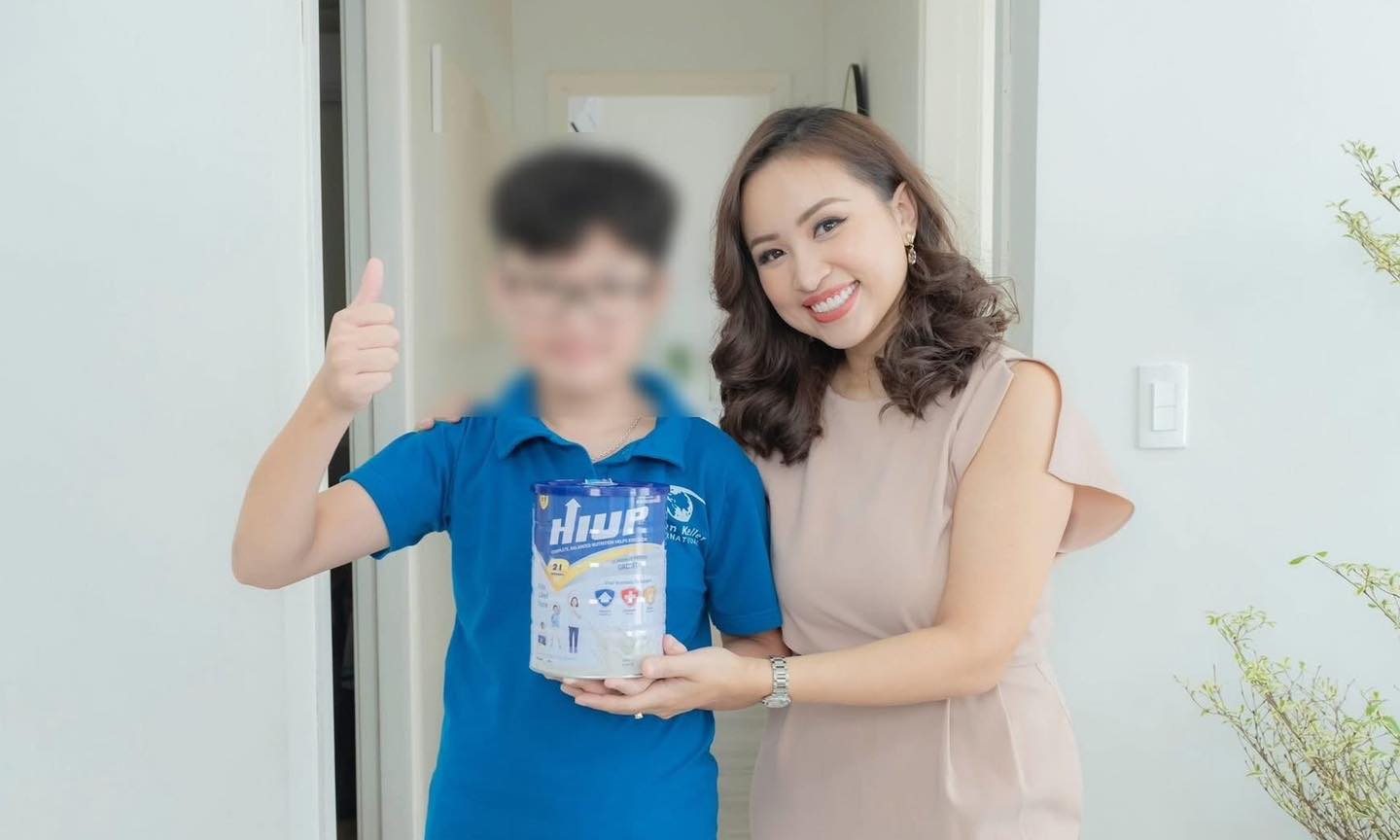 Sau Quang Minh, V&acirc;n Hugo n&oacute;i "bị lừa" khi quảng c&aacute;o sữa giả Hiup?- Ảnh 1.