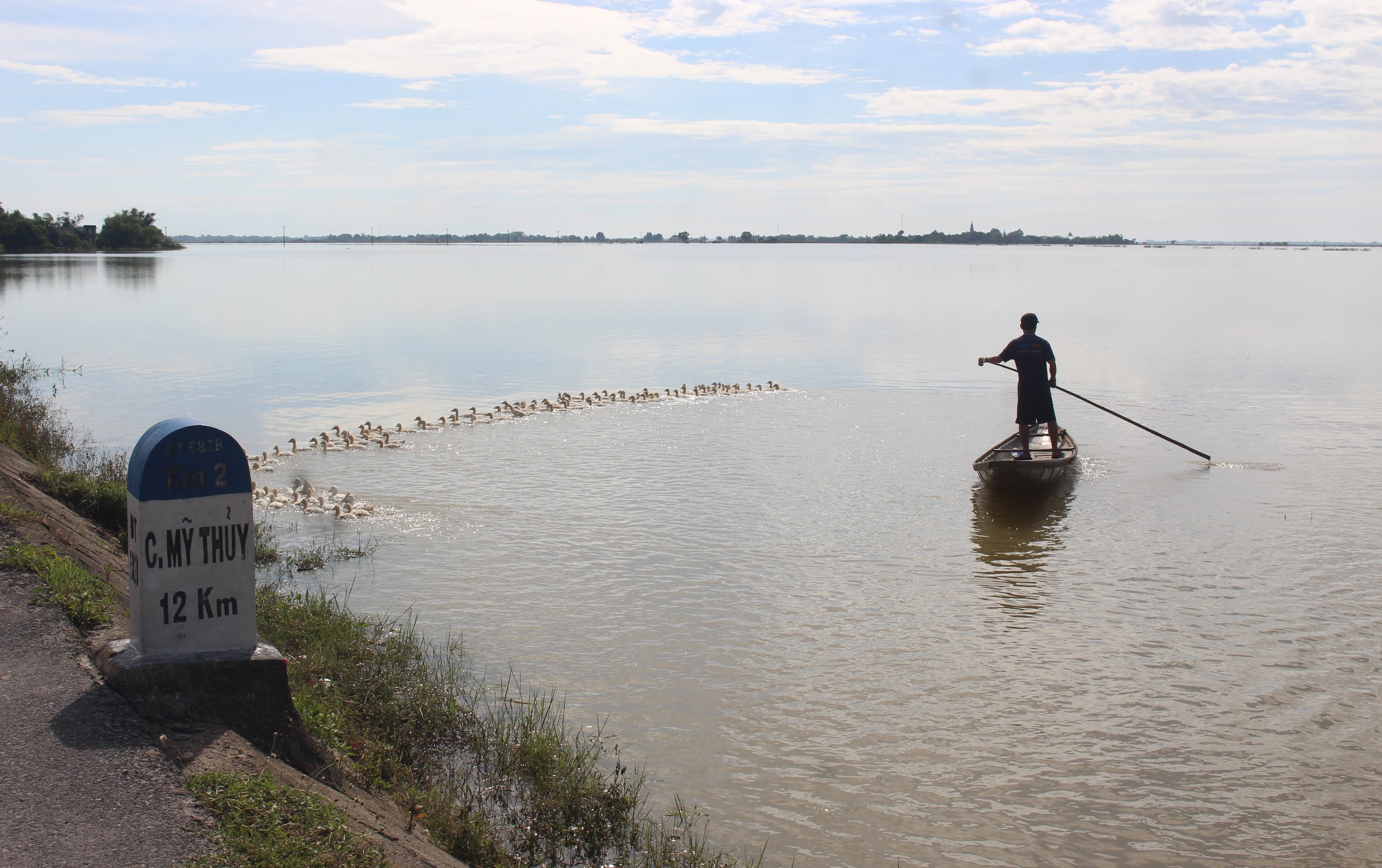 Quảng Trị: Kh&ocirc;i phục sản xuất, đảm bảo đời sống người d&acirc;n thiệt hại do mưa lũ bất thường- Ảnh 3.