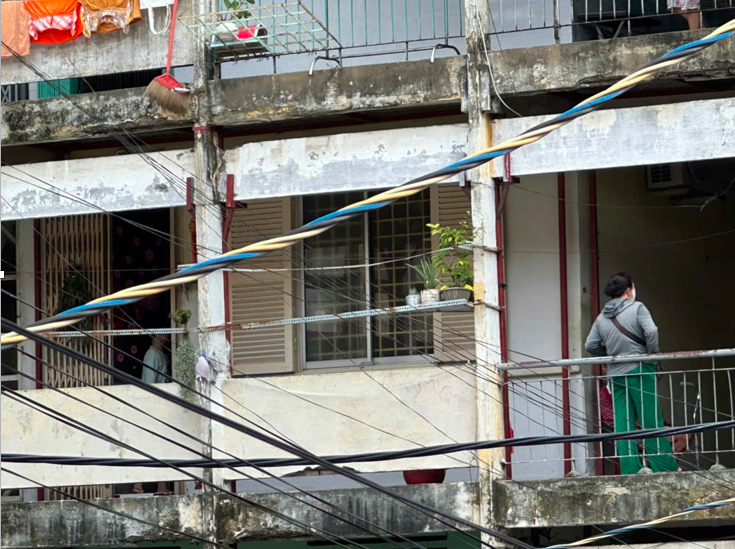 TP.HCM: Bất an sống trong chung cư Vĩnh Hội... chờ sập!- Ảnh 12. TP.HCM: Bất an sống trong chung cư Vĩnh Hội... chờ sập!- Ảnh 12.
