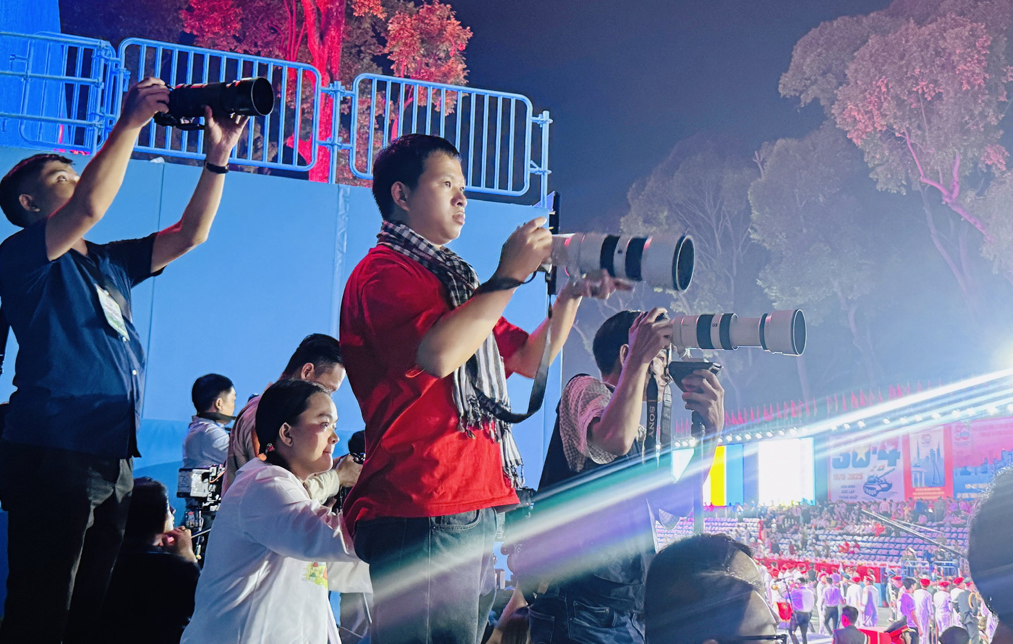 Hậu trường t&aacute;c nghiệp Đại lễ 30/4- Ảnh 1.