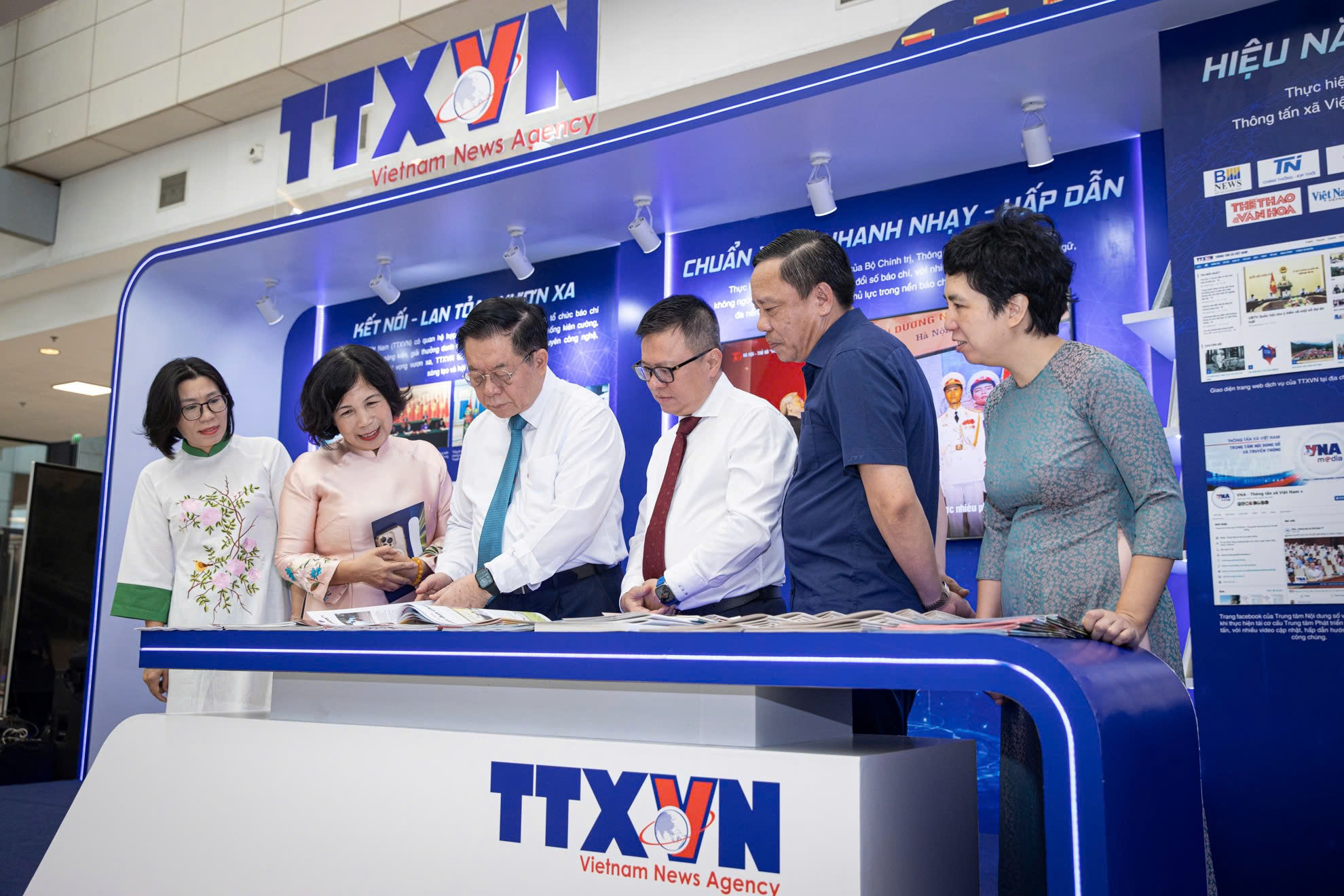 Toàn cảnh lễ khai mạc Hội Báo toàn quốc 2025- Ảnh 4. Toàn cảnh lễ khai mạc Hội Báo toàn quốc 2025- Ảnh 4.