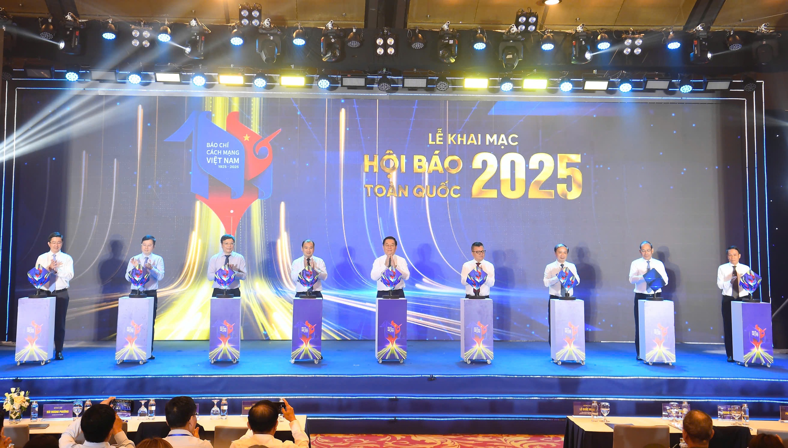 Toàn cảnh lễ khai mạc Hội Báo toàn quốc 2025- Ảnh 1. Toàn cảnh lễ khai mạc Hội Báo toàn quốc 2025- Ảnh 1.