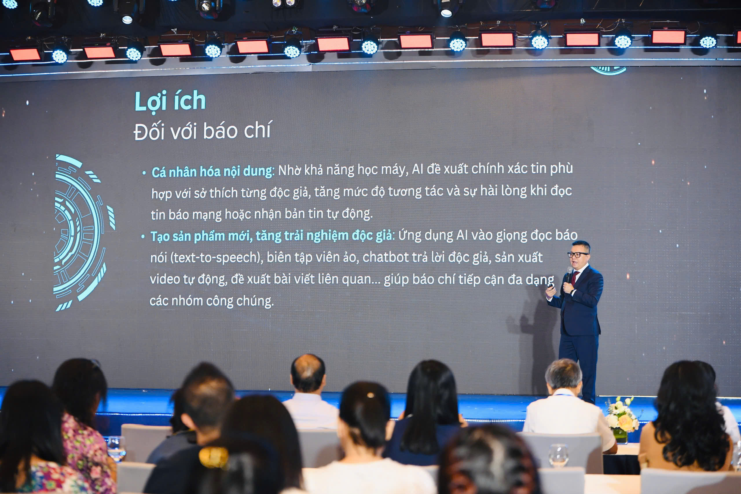 Chủ tịch Hội Nh&agrave; b&aacute;o VN: B&aacute;o ch&iacute; n&ecirc;n dừng việc cố gắng l&agrave;m h&agrave;i l&ograve;ng tất cả độc giả- Ảnh 2.