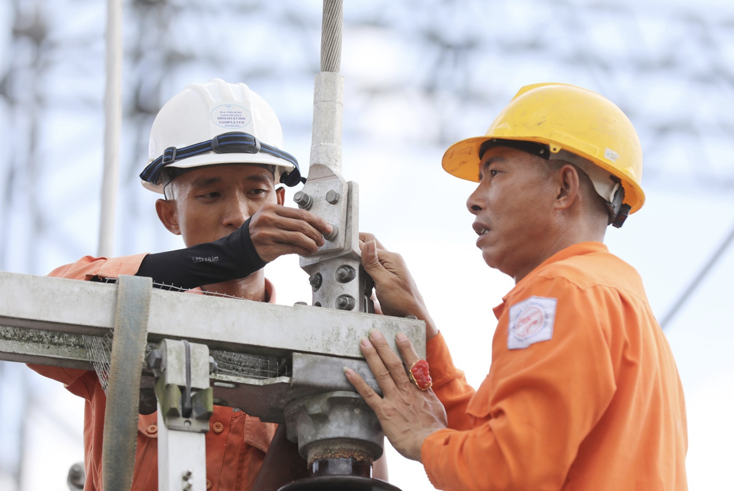 Nắng n&oacute;ng gay gắt, ti&ecirc;u thụ điện lập kỷ lục mới- Ảnh 1.