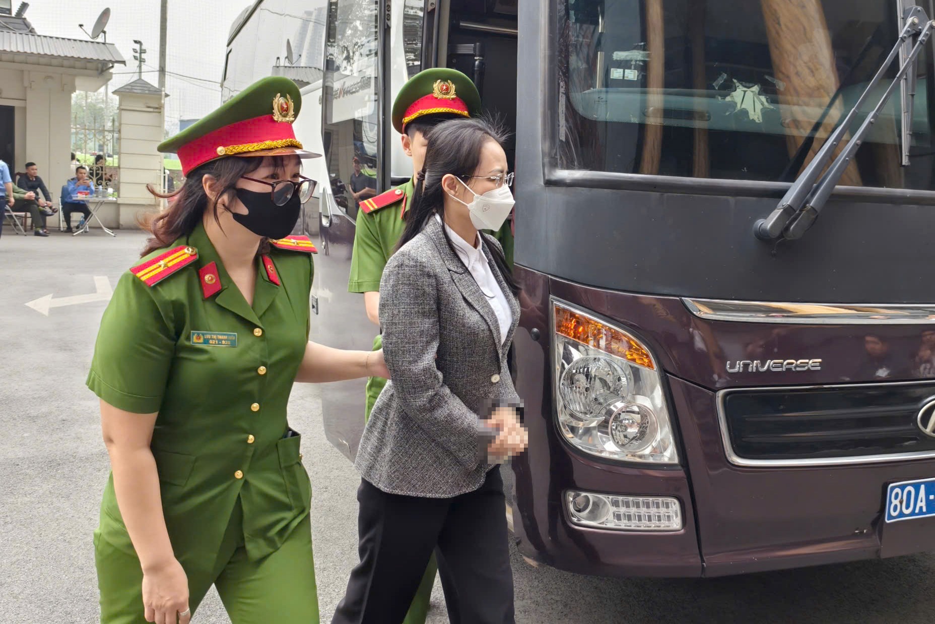 Trịnh Văn Quyết và 2 em gái nộp khắc phục thêm 100 tỷ đồng, sắp hầu tòa phúc thẩm- Ảnh 2. Trịnh Văn Quyết và 2 em gái nộp khắc phục thêm 100 tỷ đồng, sắp hầu tòa phúc thẩm- Ảnh 2.