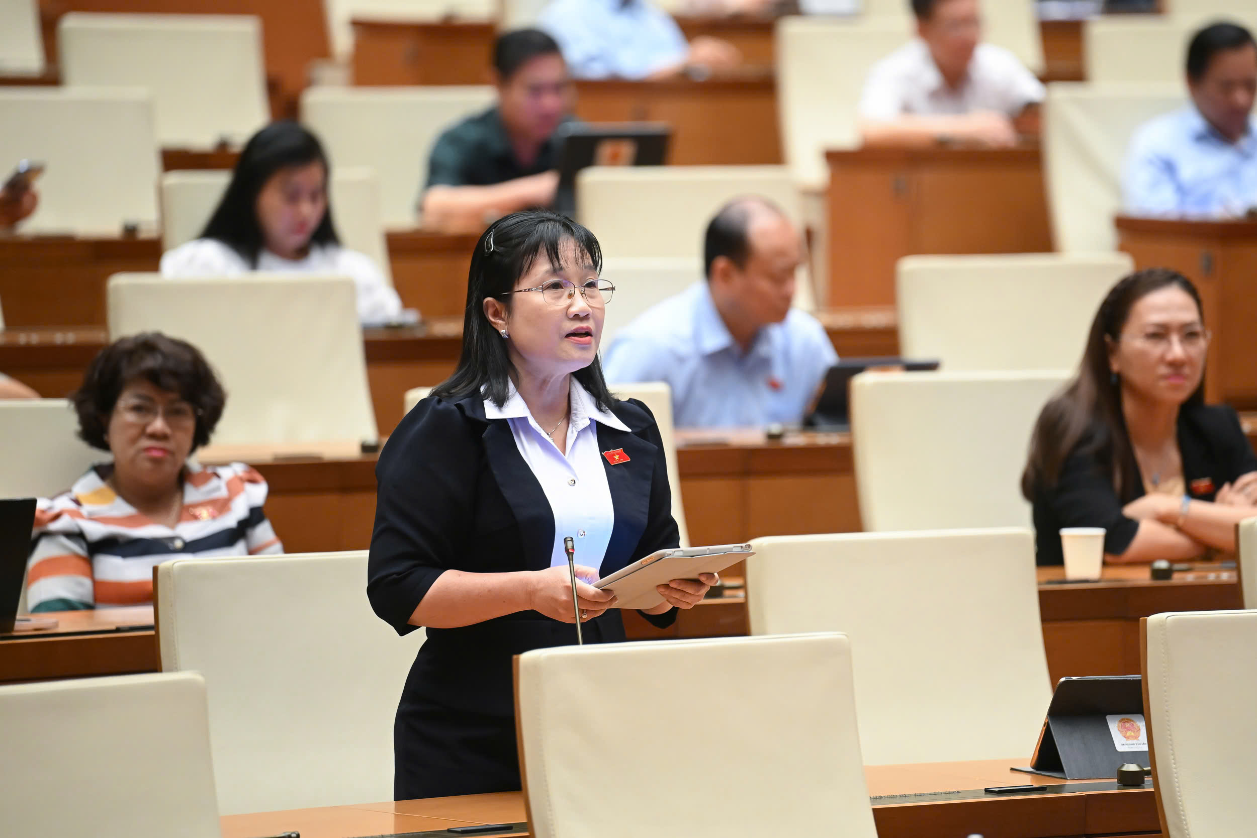 Đại biểu xót cảnh học sinh ăn canh mỳ tôm, hai Bộ trưởng lên tiếng- Ảnh 2. Đại biểu xót cảnh học sinh ăn canh mỳ tôm, hai Bộ trưởng lên tiếng- Ảnh 2.