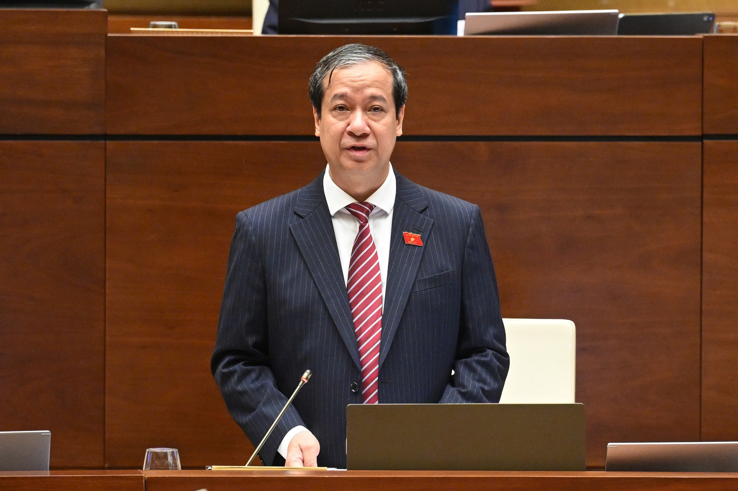 Bộ trưởng Bộ GD&ĐT: Bạo lực học đường chỉ chấm dứt khi người lớn kh&ocirc;ng c&ograve;n đ&aacute;nh nhau- Ảnh 2.