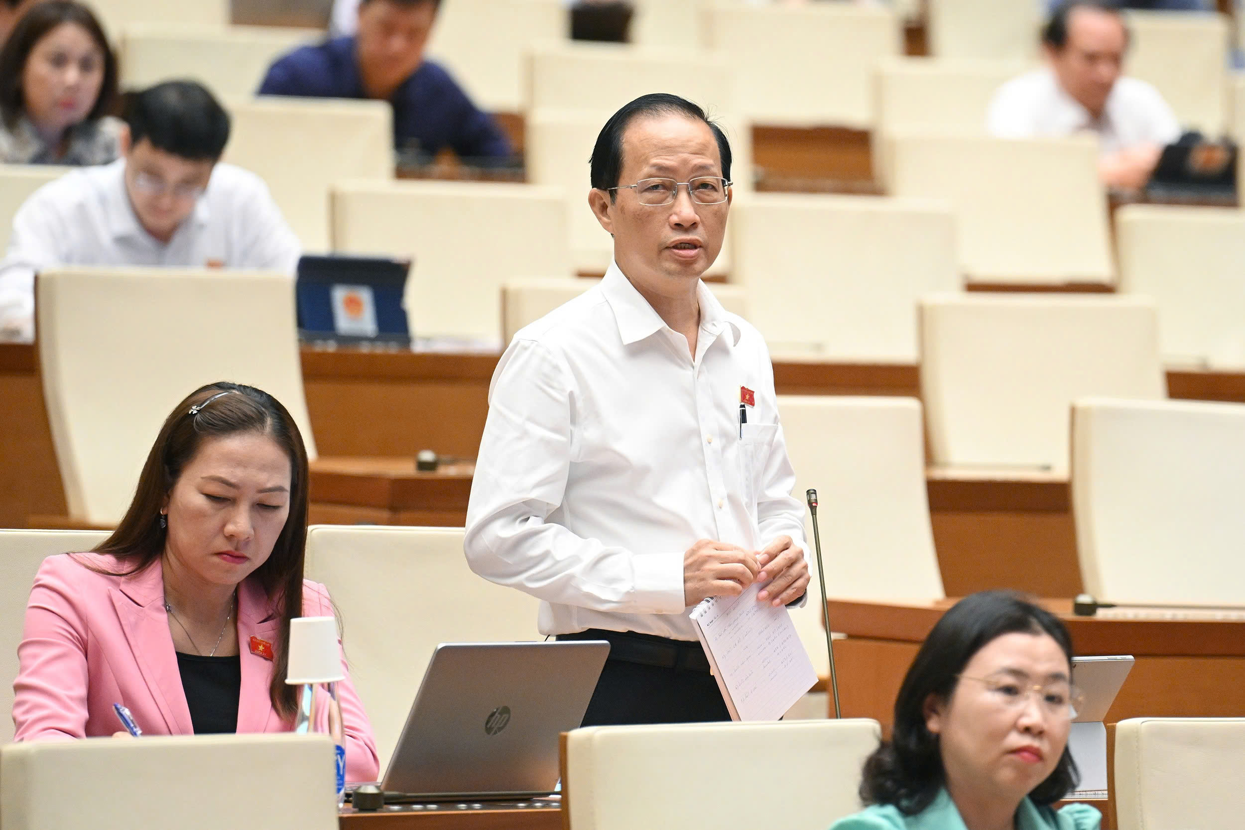 Bộ trưởng Xây dựng: Dự án cấp bách cần cơ chế đặc thù, nếu chờ thủ tục sẽ đội vốn- Ảnh 3. Bộ trưởng Xây dựng: Dự án cấp bách cần cơ chế đặc thù, nếu chờ thủ tục sẽ đội vốn- Ảnh 3.