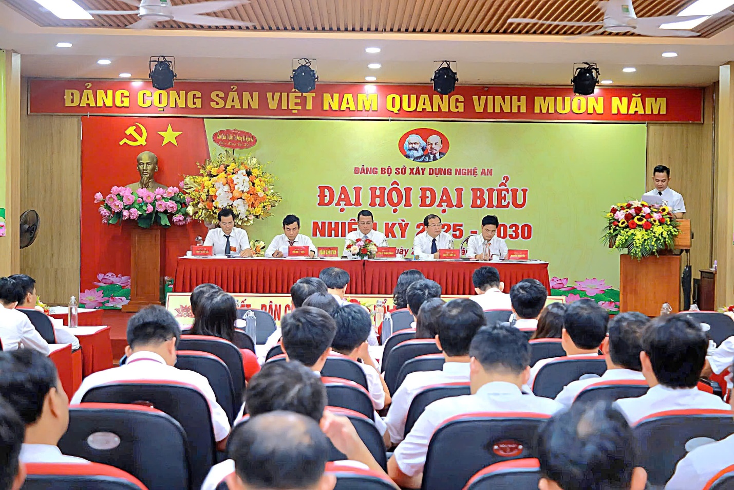 Sở X&acirc;y dựng Nghệ An tổ chức th&agrave;nh c&ocirc;ng Đại hội Đảng bộ nhiệm kỳ 2025 - 2030- Ảnh 1.