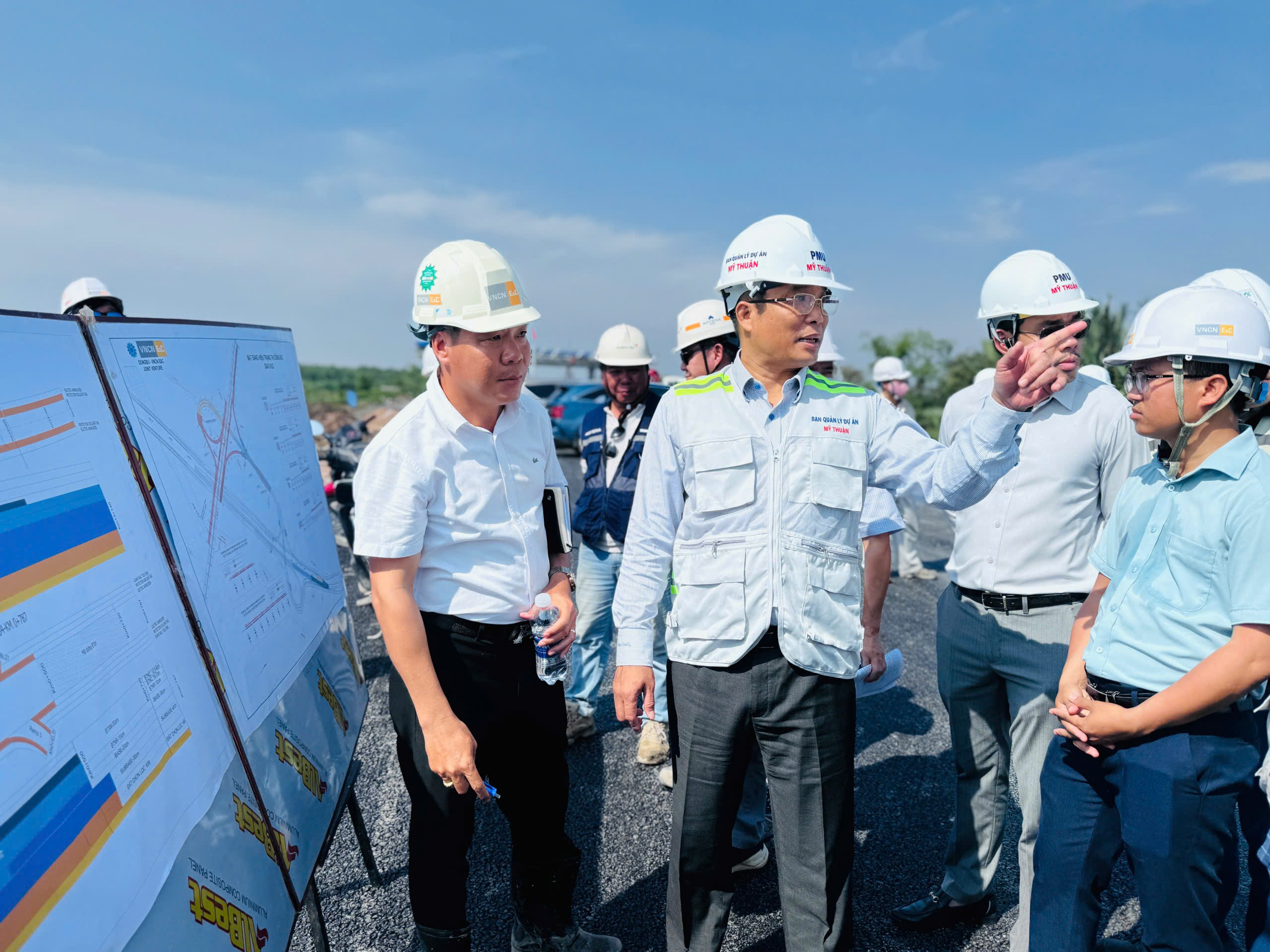 Cầu Nhơn Trạch gần c&aacute;n đ&iacute;ch, tập trung gỡ &ldquo;n&uacute;t thắt&rdquo; lối l&ecirc;n cao tốc- Ảnh 3.