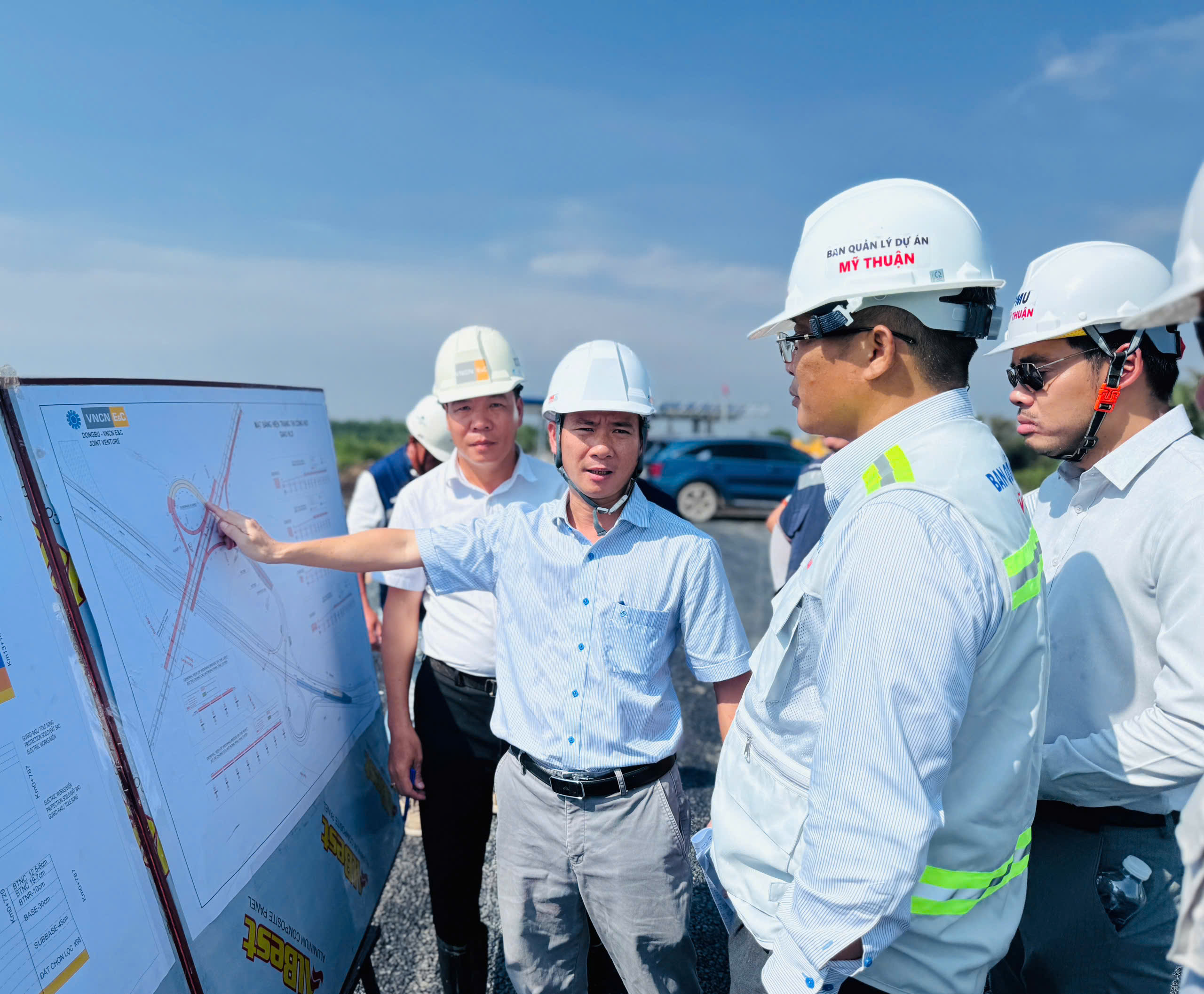 Cầu Nhơn Trạch gần c&aacute;n đ&iacute;ch, tập trung gỡ &ldquo;n&uacute;t thắt&rdquo; lối l&ecirc;n cao tốc- Ảnh 2.