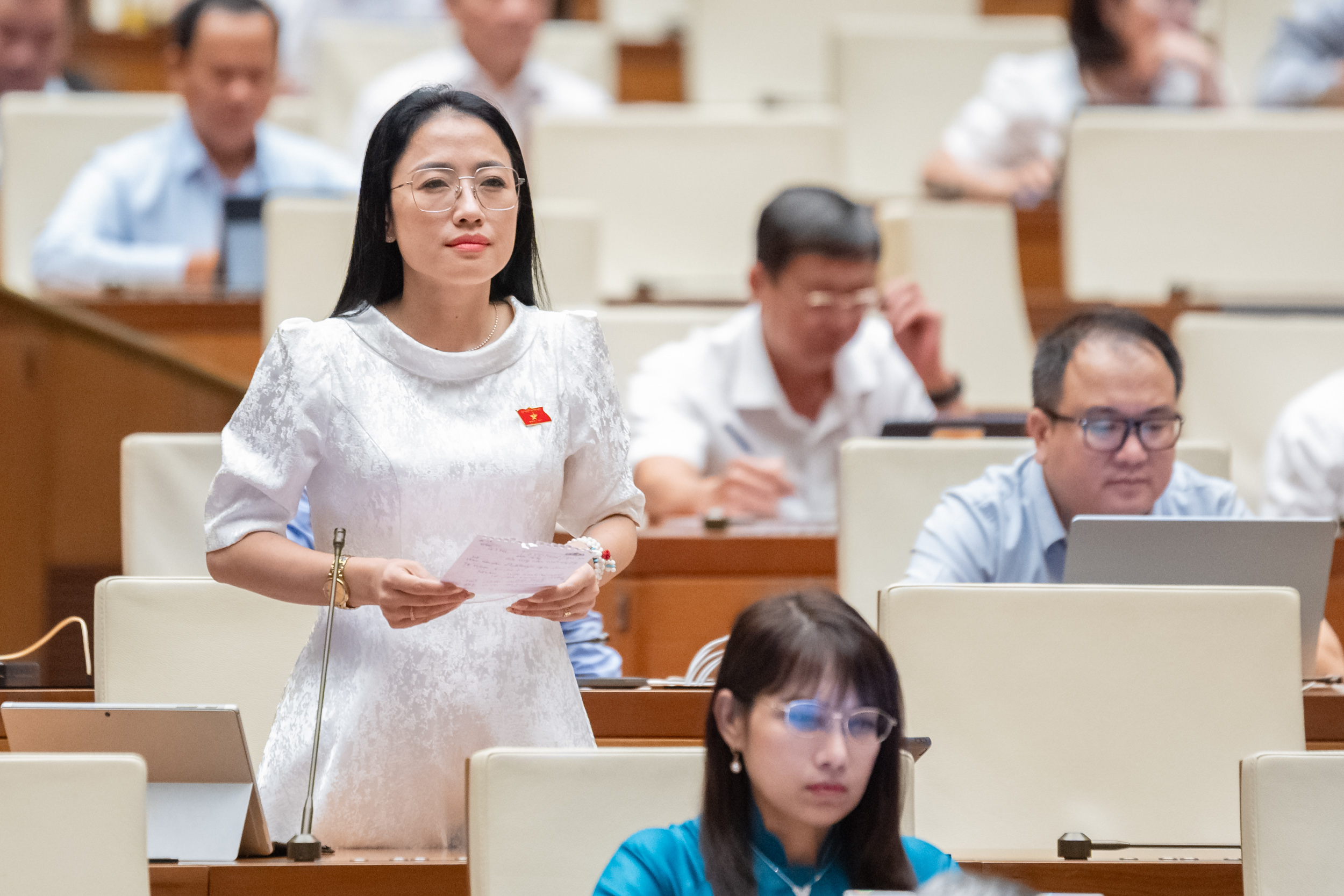 Đại biểu xót cảnh học sinh ăn canh mỳ tôm, hai Bộ trưởng lên tiếng- Ảnh 1. Đại biểu xót cảnh học sinh ăn canh mỳ tôm, hai Bộ trưởng lên tiếng- Ảnh 1.