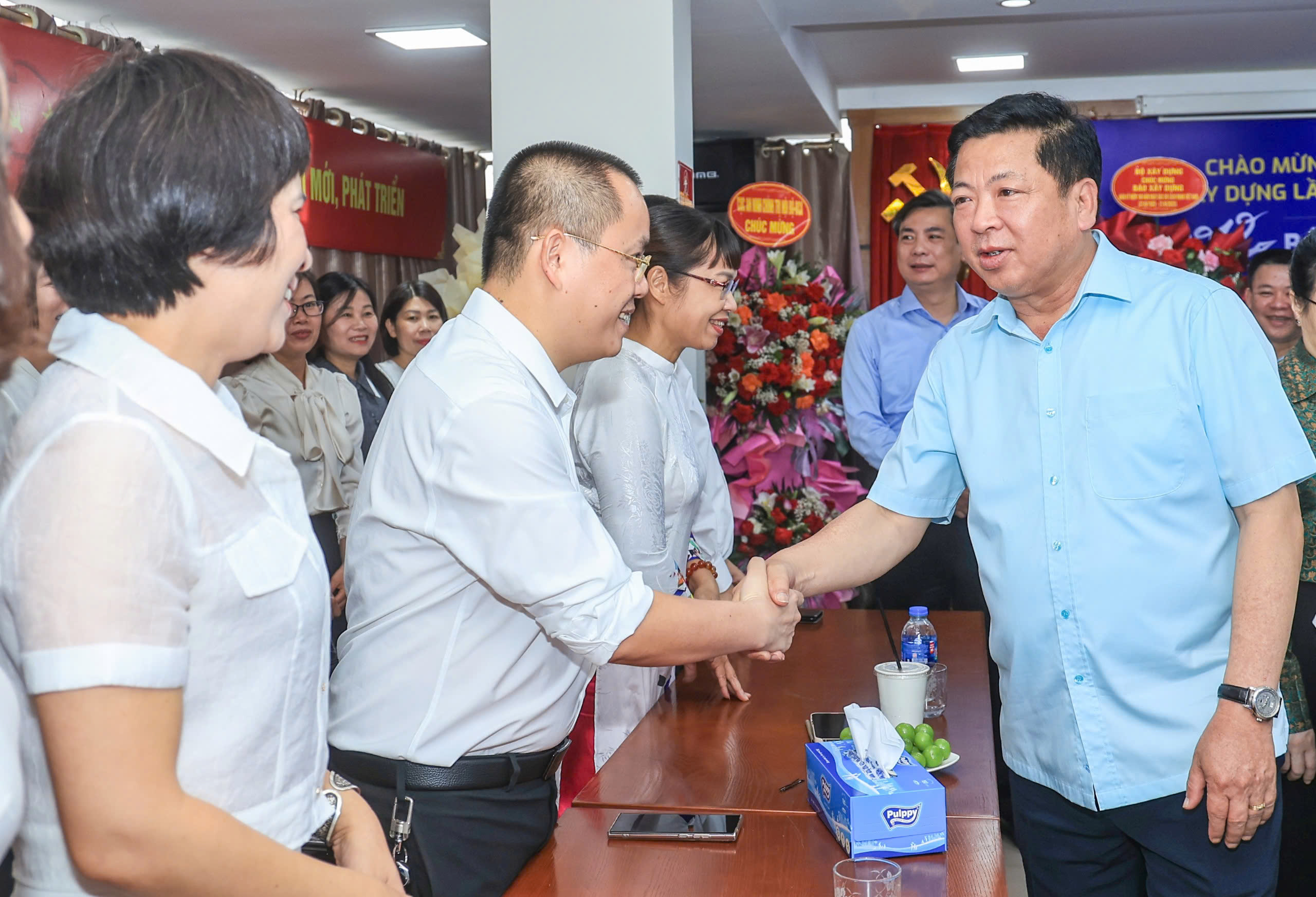 Bộ trưởng Trần Hồng Minh: Báo Xây dựng cần trên dưới đồng lòng, bút phải sắc, trí phải cao- Ảnh 5. Bộ trưởng Trần Hồng Minh: Báo Xây dựng cần trên dưới đồng lòng, bút phải sắc, trí phải cao- Ảnh 5.