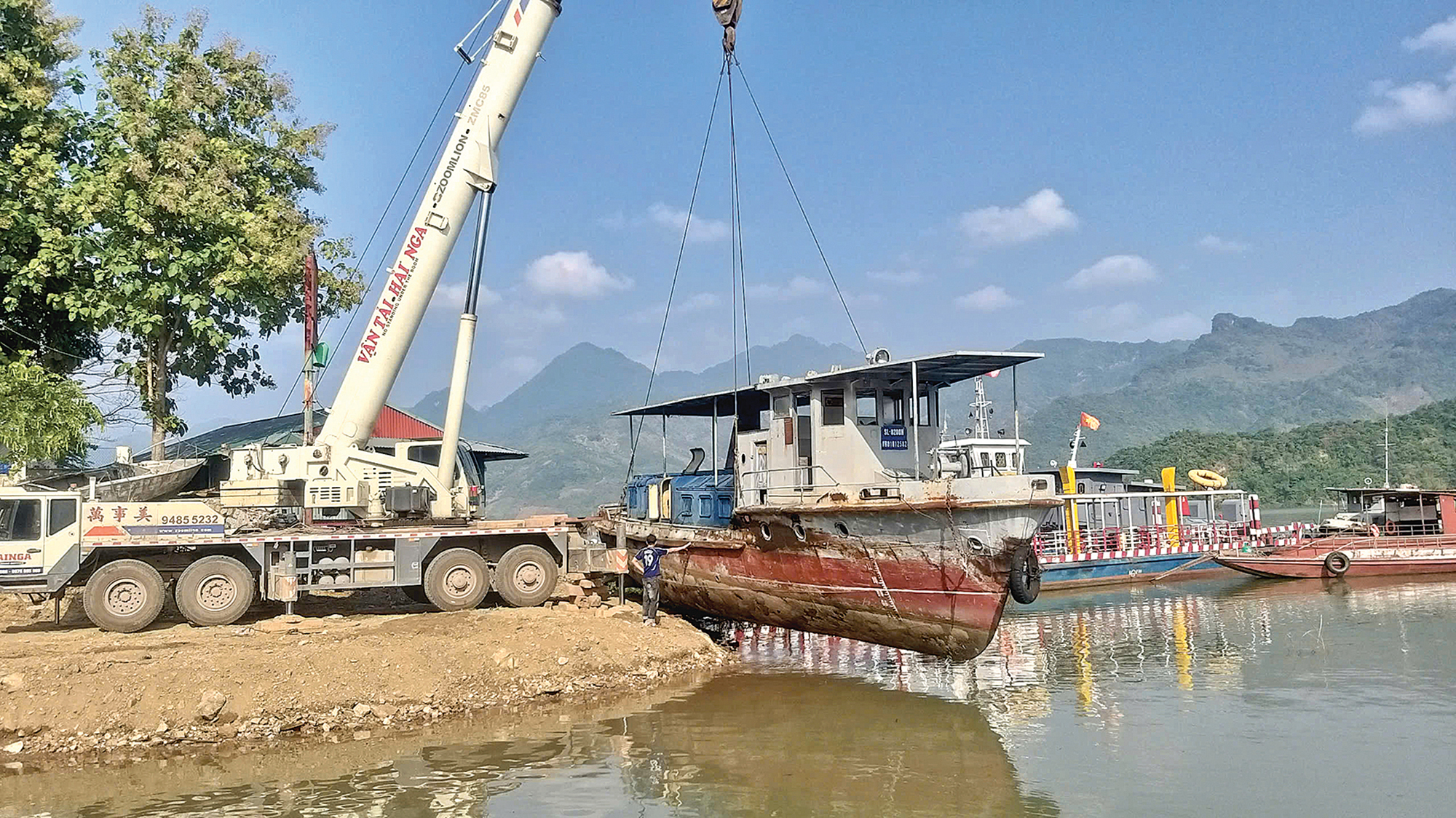 Những người &ldquo;g&aacute;c cổng&rdquo; s&ocirc;ng nước- Ảnh 2.