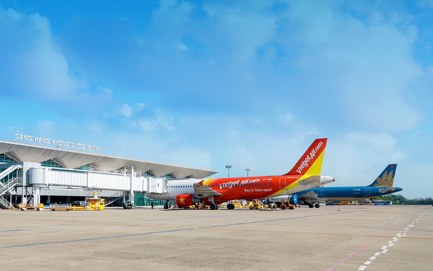 Tạm đ&oacute;ng cửa s&acirc;n bay Vinh trong 6 th&aacute;ng để sửa đường băng