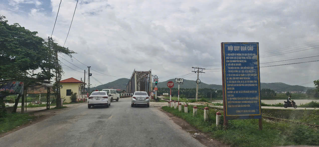 Hơn 100 người chia 3 ca bảo đảm tiến độ xây cầu Cẩm Lý- Ảnh 15. Hơn 100 người chia 3 ca bảo đảm tiến độ xây cầu Cẩm Lý- Ảnh 15.