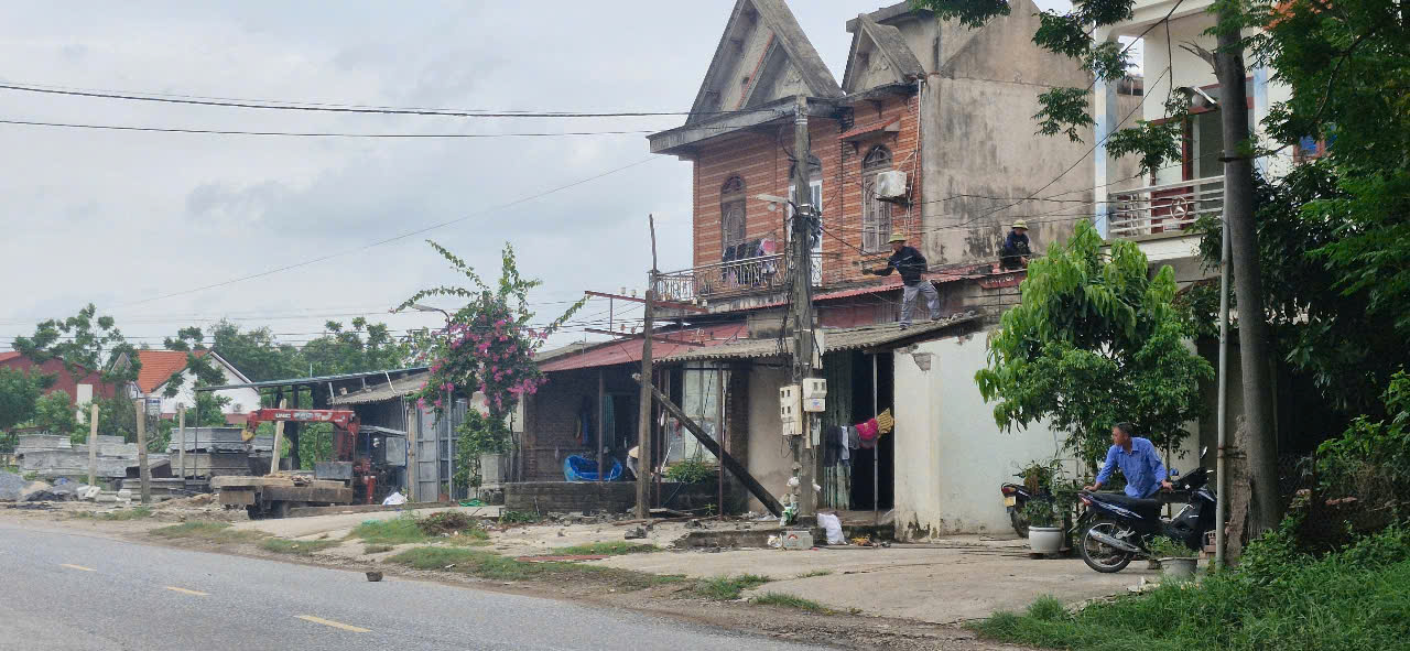 Hơn 100 người chia 3 ca bảo đảm tiến độ xây cầu Cẩm Lý- Ảnh 9. Hơn 100 người chia 3 ca bảo đảm tiến độ xây cầu Cẩm Lý- Ảnh 9.