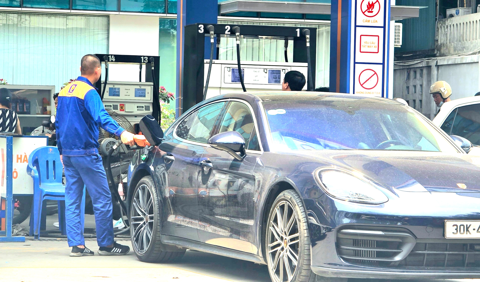 Gi&aacute; xăng dầu li&ecirc;n tục tăng, Việt Nam ứng ph&oacute; ra sao? - Ảnh 1.