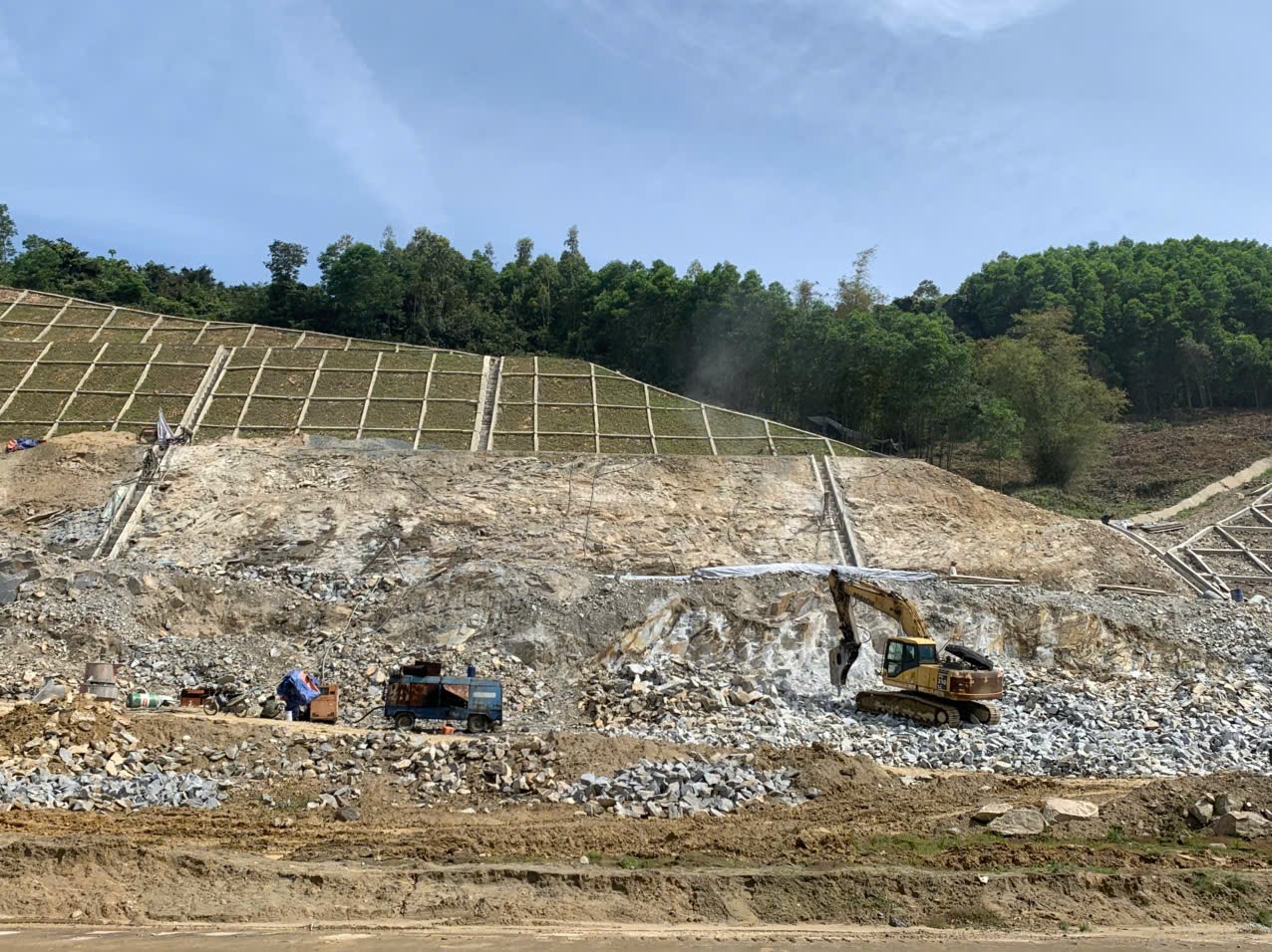 Thiếu đất san lấp, H&agrave; Tĩnh xoay xở c&aacute;ch n&agrave;o?- Ảnh 2.