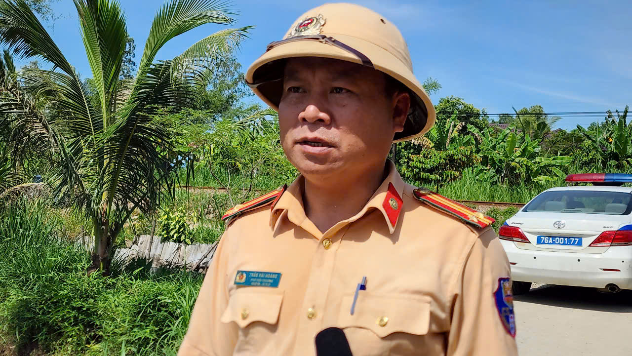 Cách làm hay trong xoá lối đi tự mở qua đường sắt ở Quảng Ngãi- Ảnh 11. Cách làm hay trong xoá lối đi tự mở qua đường sắt ở Quảng Ngãi- Ảnh 11.