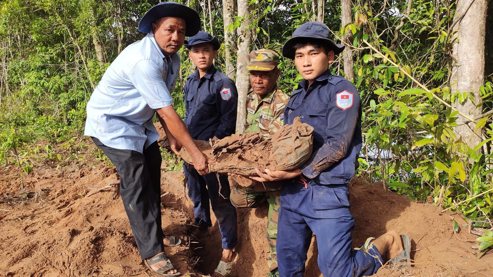 Ki&ecirc;n Giang: T&igrave;m kiếm, quy tập 249 h&agrave;i cốt liệt sĩ- Ảnh 1.