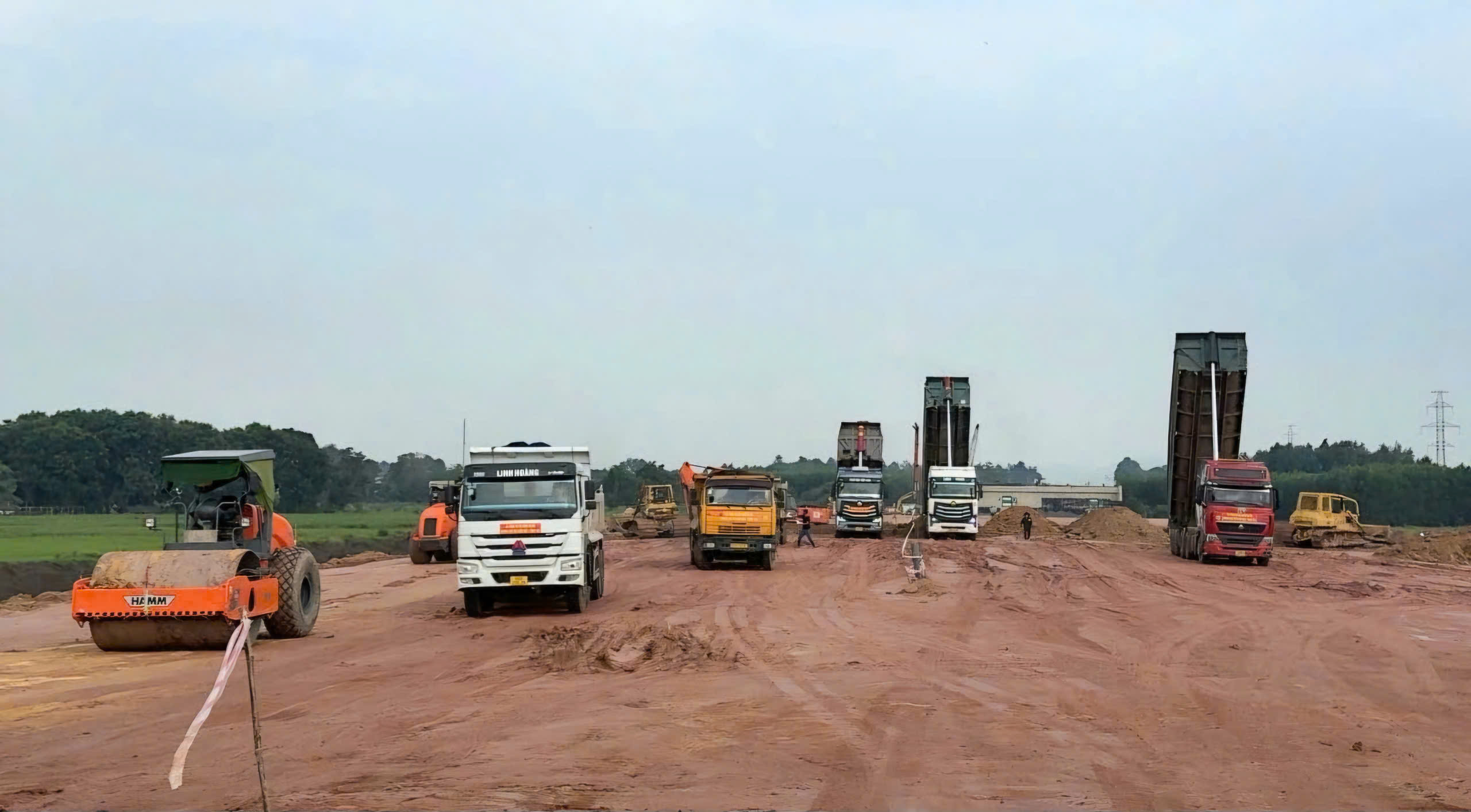 Vượt kh&oacute; thời tiết, Tập đo&agrave;n Miền Trung bứt tốc sản lượng tr&ecirc;n cao tốc Bi&ecirc;n Ho&agrave; - Vũng T&agrave;u- Ảnh 1.