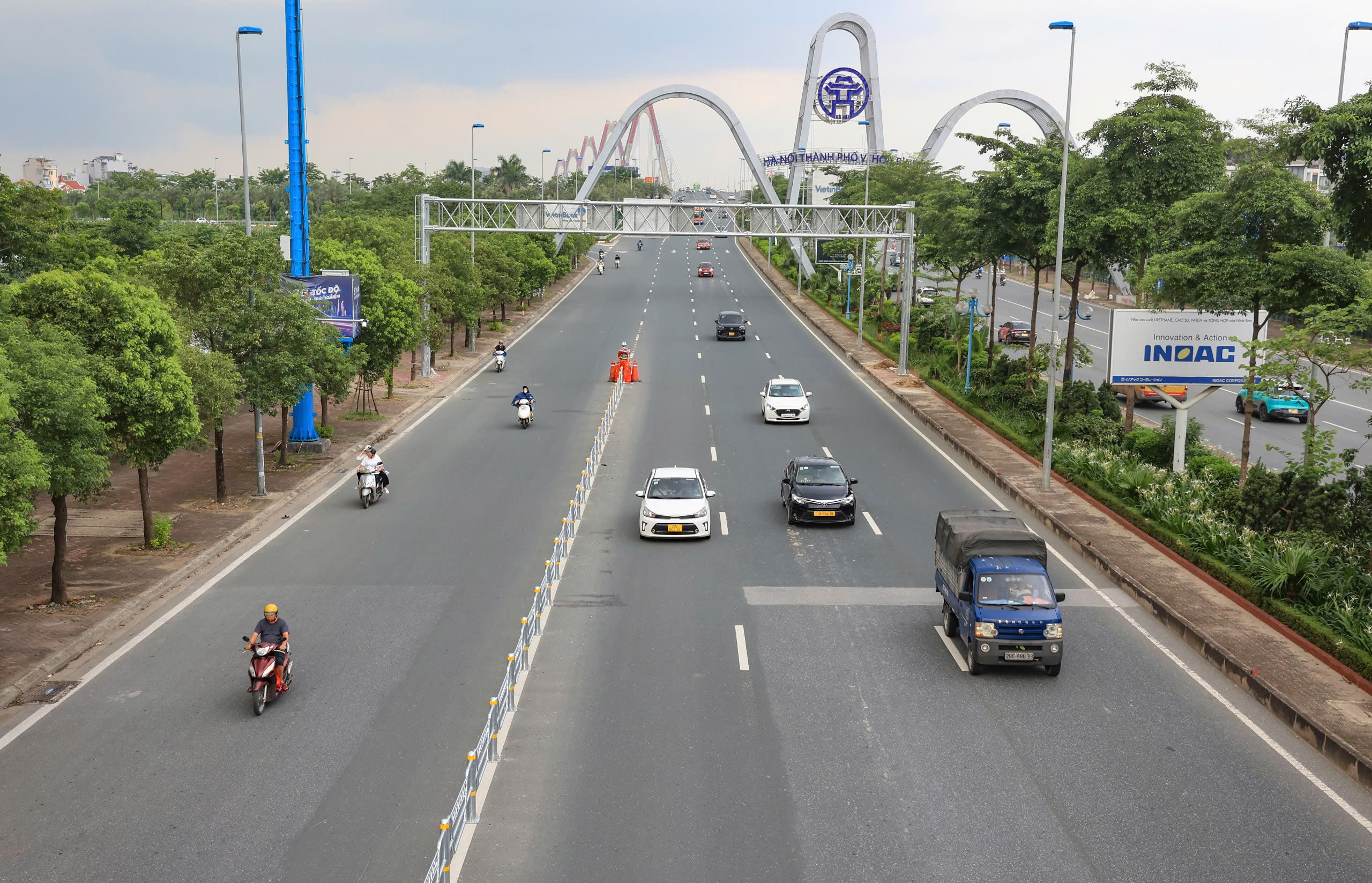 Cận cảnh đường Phạm Văn Đồng, V&otilde; Ch&iacute; C&ocirc;ng sau ph&acirc;n l&agrave;n- Ảnh 4.