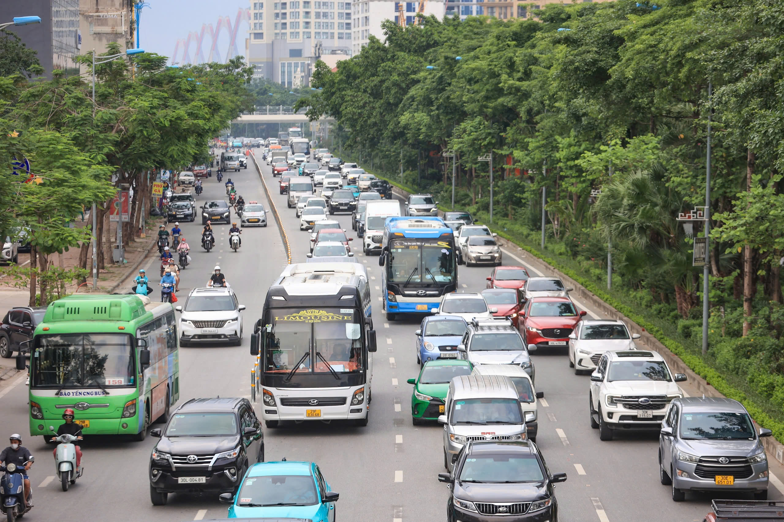 Cận cảnh đường Phạm Văn Đồng, V&otilde; Ch&iacute; C&ocirc;ng sau ph&acirc;n l&agrave;n- Ảnh 5.
