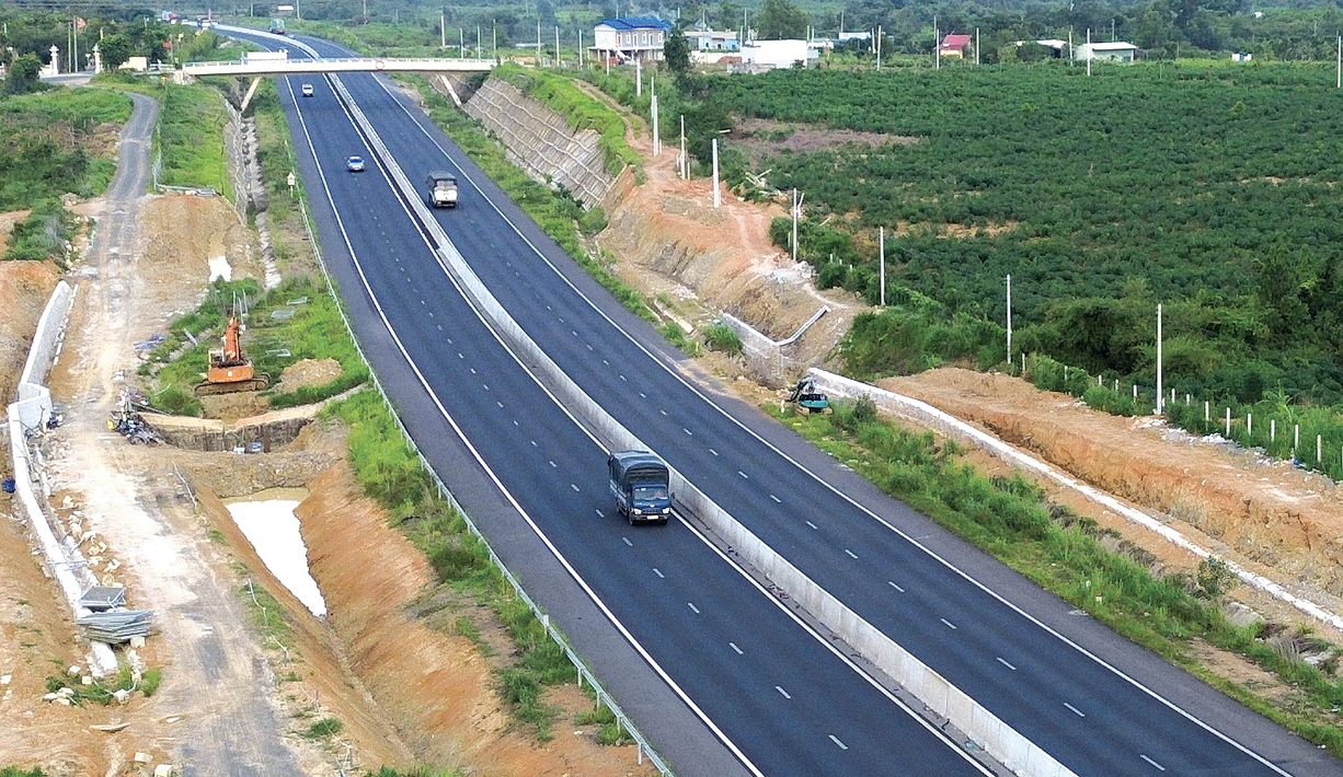 Quốc hội sẽ gi&aacute;m s&aacute;t việc thực hiện nhiều nghị quyết li&ecirc;n quan dự &aacute;n giao th&ocirc;ng- Ảnh 1.