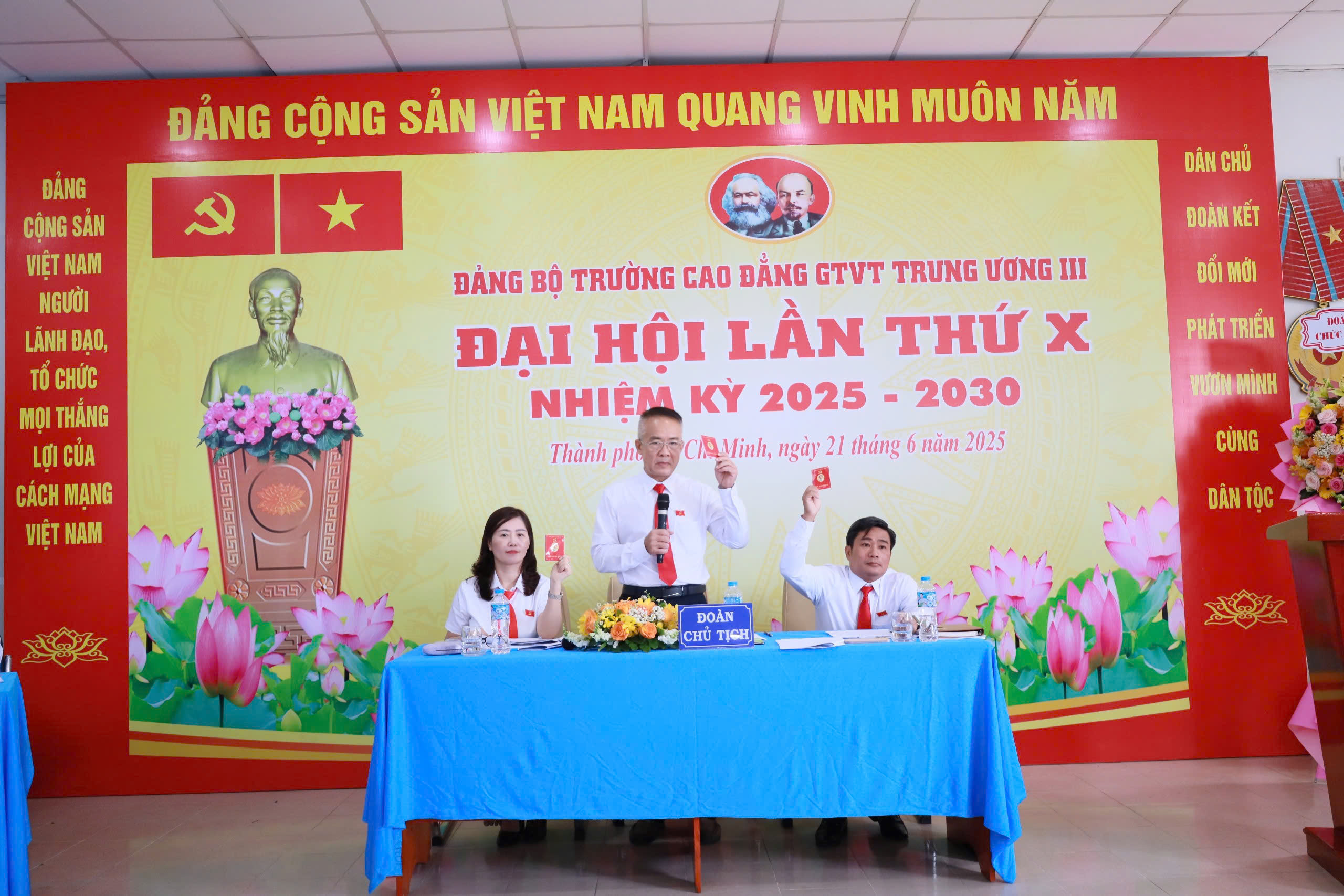 Đại hội Đảng bộ trường Cao đẳng GTVT TƯ III lần thứ X: Đo&agrave;n kết - Đổi mới - Ph&aacute;t triển- Ảnh 3.