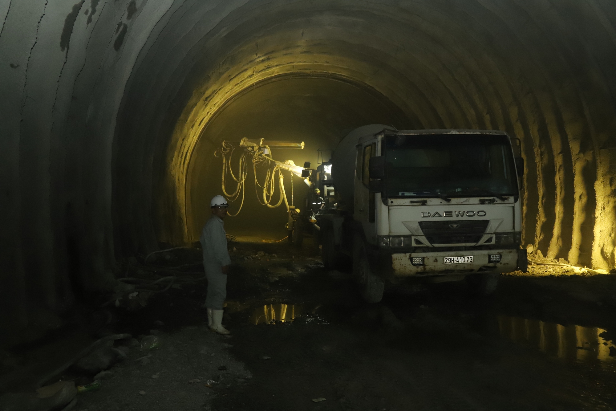 Phấn đấu thông hầm Đèo Ngang giữa tháng 7- Ảnh 2. Phấn đấu thông hầm Đèo Ngang giữa tháng 7- Ảnh 2.