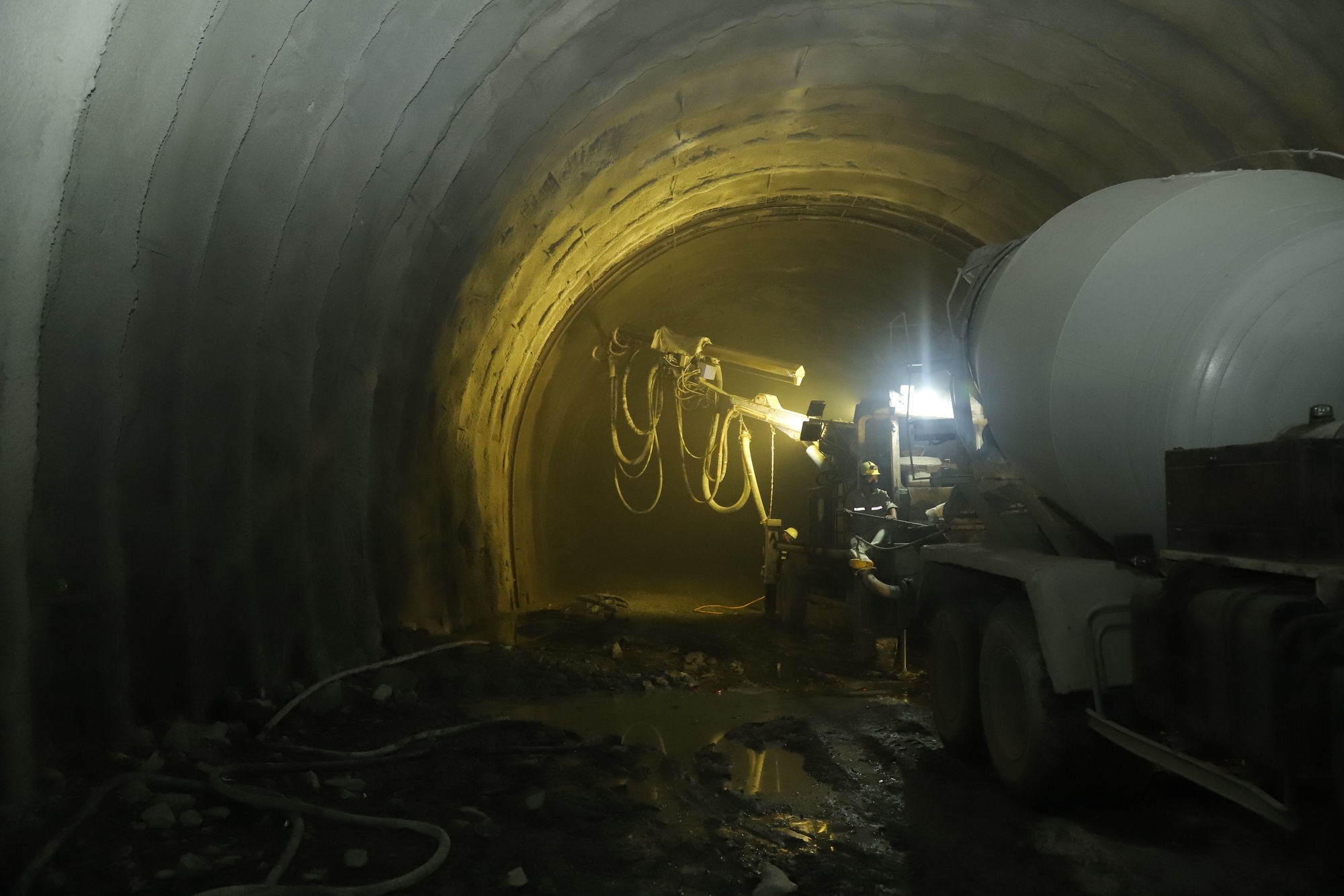 Phấn đấu thông hầm Đèo Ngang giữa tháng 7- Ảnh 3. Phấn đấu thông hầm Đèo Ngang giữa tháng 7- Ảnh 3.