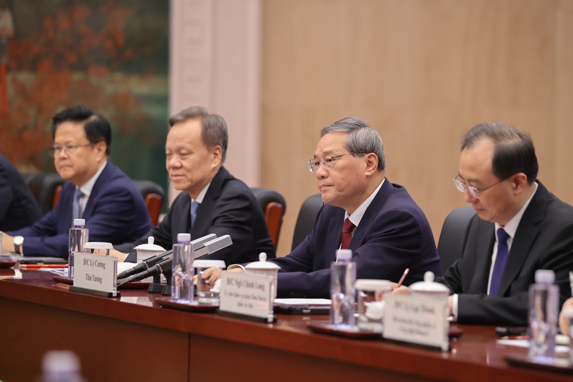 Việt - Trung nhất trí đẩy nhanh nghiên cứu khả thi đường sắt Lào Cai - Hà Nội - Hải Phòng- Ảnh 3. Việt - Trung nhất trí đẩy nhanh nghiên cứu khả thi đường sắt Lào Cai - Hà Nội - Hải Phòng- Ảnh 3.