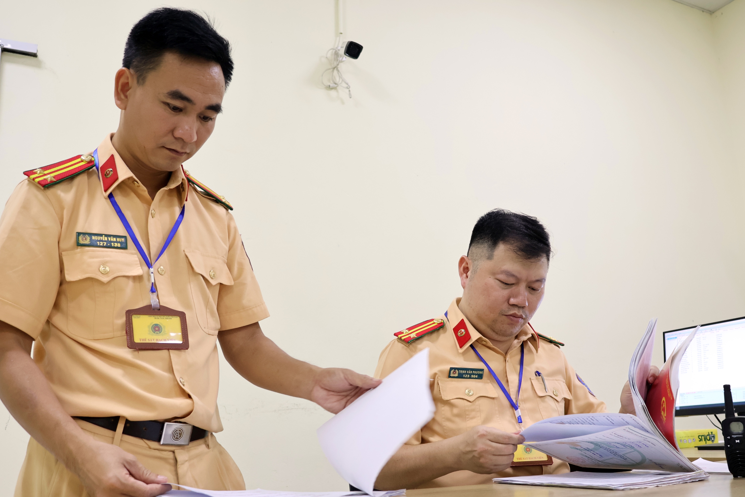 CSGT H&agrave; Nội tổ chức kỳ s&aacute;t hạch l&aacute;i xe đầu ti&ecirc;n, nhiều học vi&ecirc;n thi đạt- Ảnh 6.