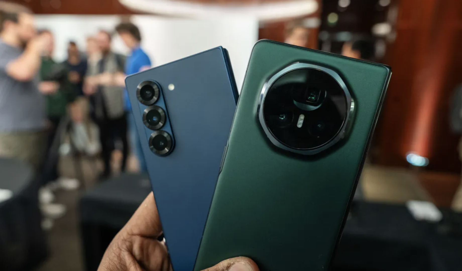 Samsung chuẩn bị "vũ kh&iacute; mới" trong cuộc đua điện thoại gập si&ecirc;u mỏng- Ảnh 2.