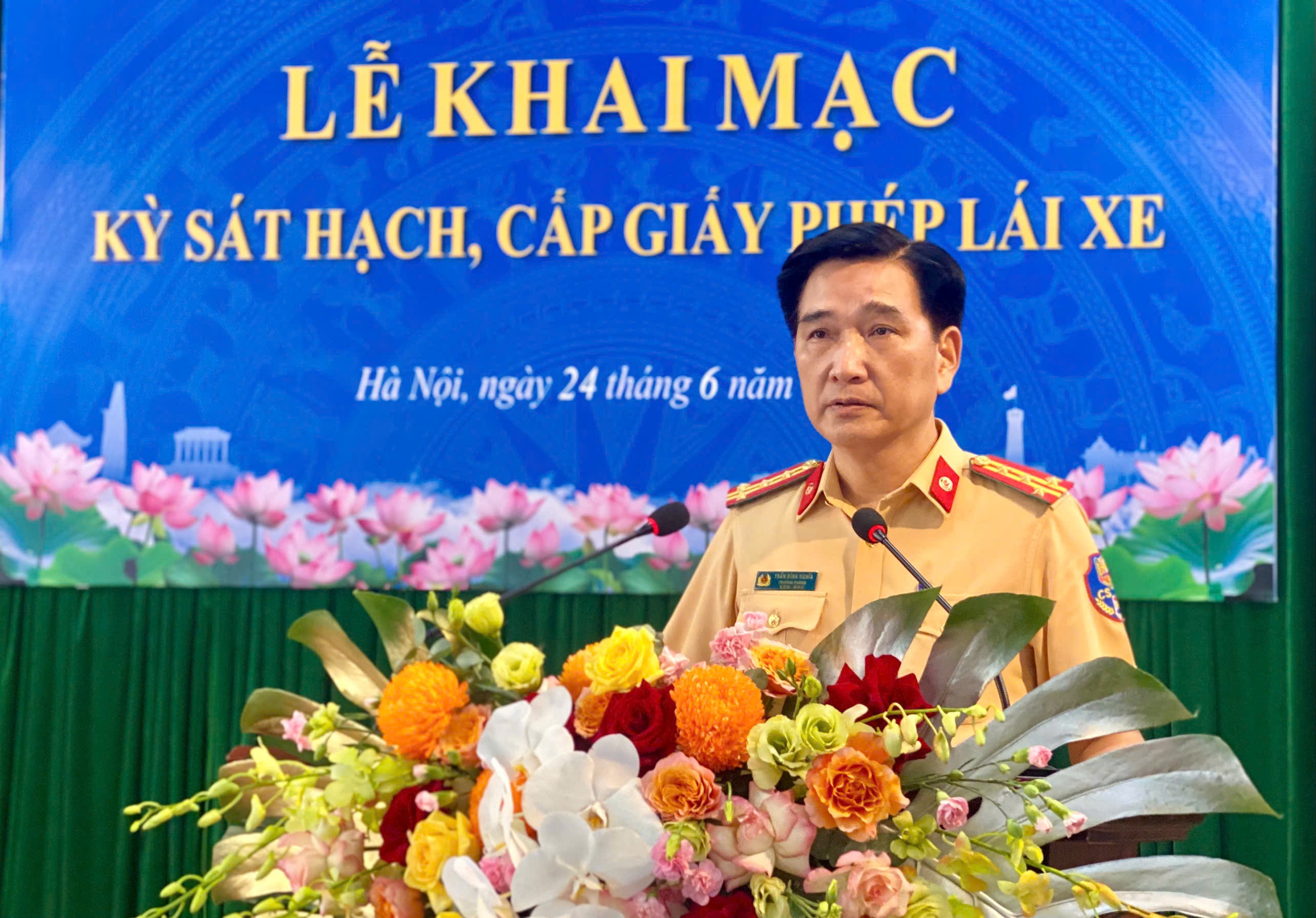 CSGT H&agrave; Nội tổ chức kỳ s&aacute;t hạch l&aacute;i xe đầu ti&ecirc;n, nhiều học vi&ecirc;n thi đạt- Ảnh 1.