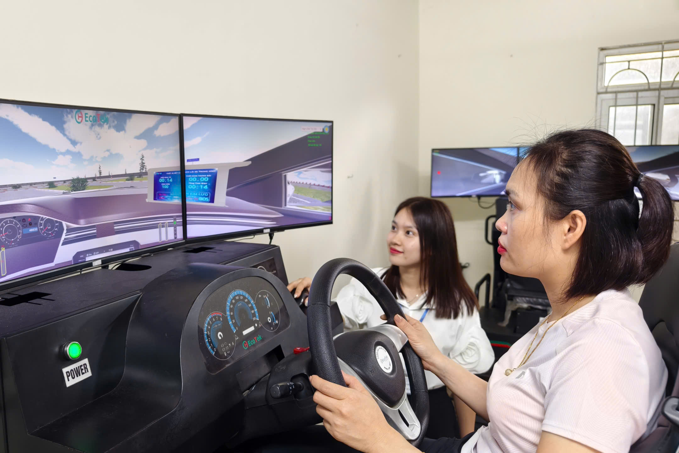 CSGT H&agrave; Nội tổ chức kỳ s&aacute;t hạch l&aacute;i xe đầu ti&ecirc;n, nhiều học vi&ecirc;n thi đạt- Ảnh 9.