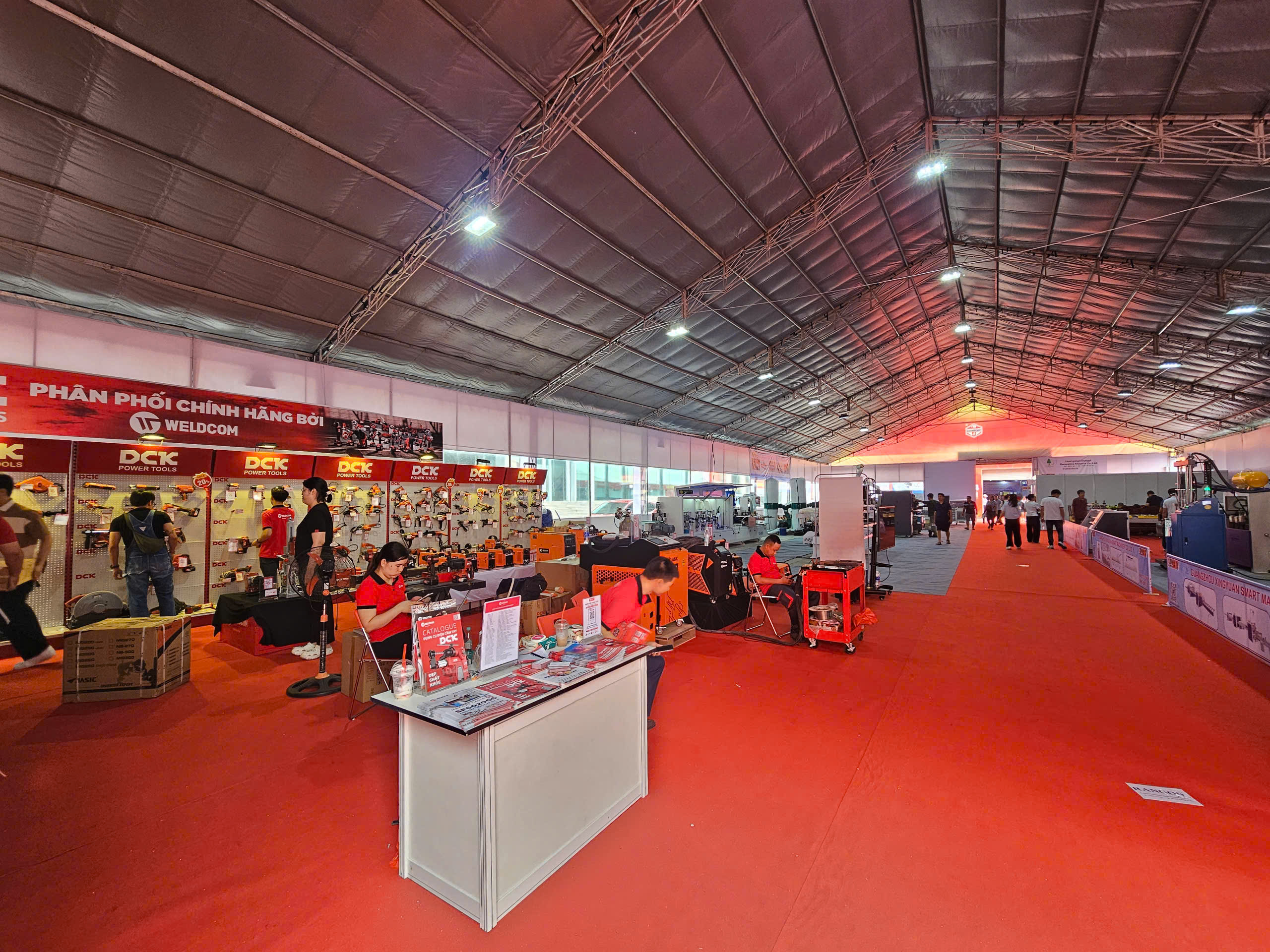 Nhiều vật liệu x&acirc;y dựng được giới thiệu tại triển l&atilde;m Vietbuild TP.HCM- Ảnh 1.