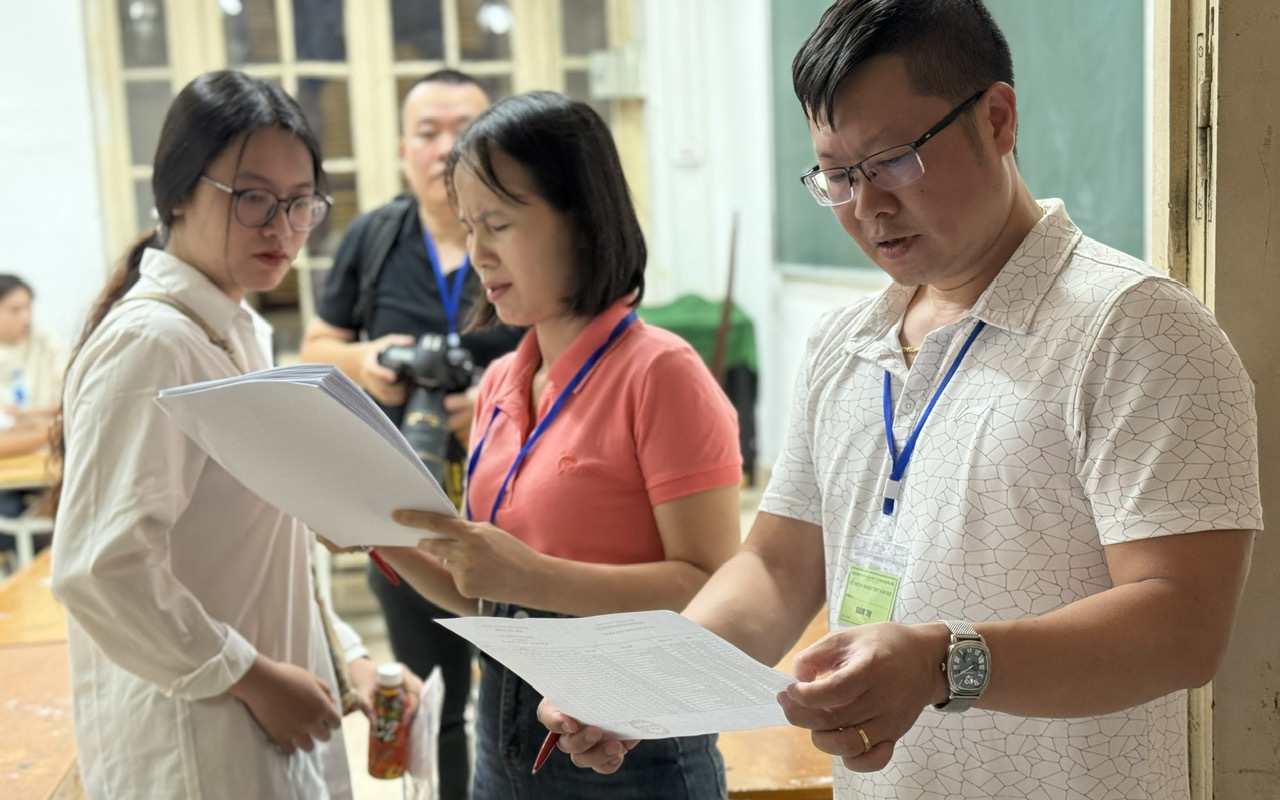 Th&iacute; sinh cả nước ho&agrave;n tất thủ tục dự thi THPT 2025