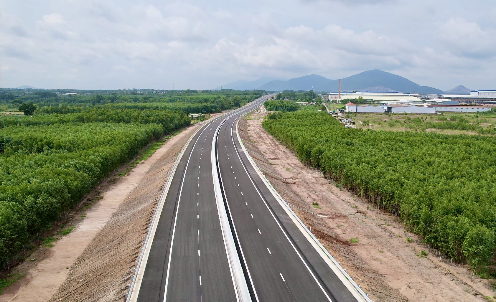 B&agrave; Rịa - Vũng T&agrave;u đột ph&aacute; kinh tế, vươn m&igrave;nh từ những cung đường kết nối- Ảnh 2.