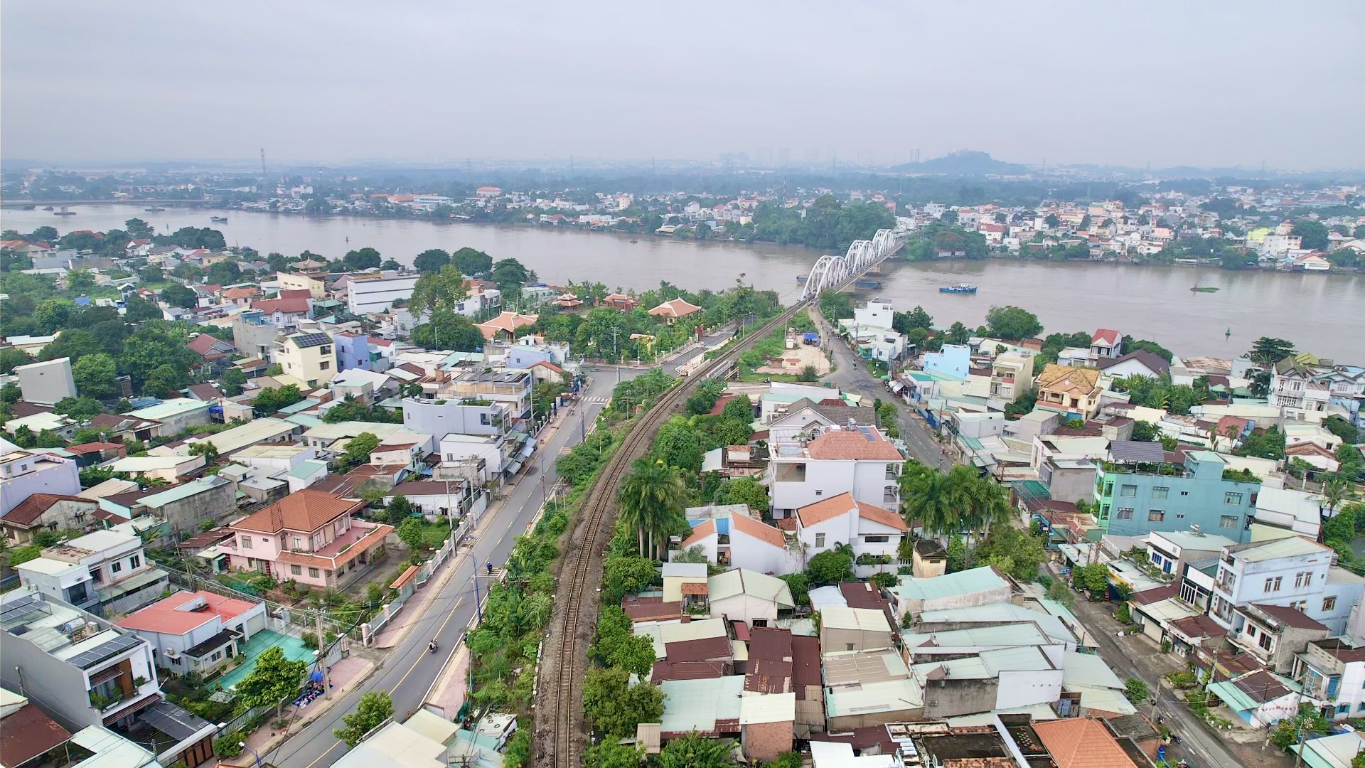 Đồng Nai: 99 tỷ đồng hỗ trợ ăn ở cho c&aacute;n bộ, c&ocirc;ng chức B&igrave;nh Phước về l&agrave;m việc sau s&aacute;p nhập- Ảnh 1.