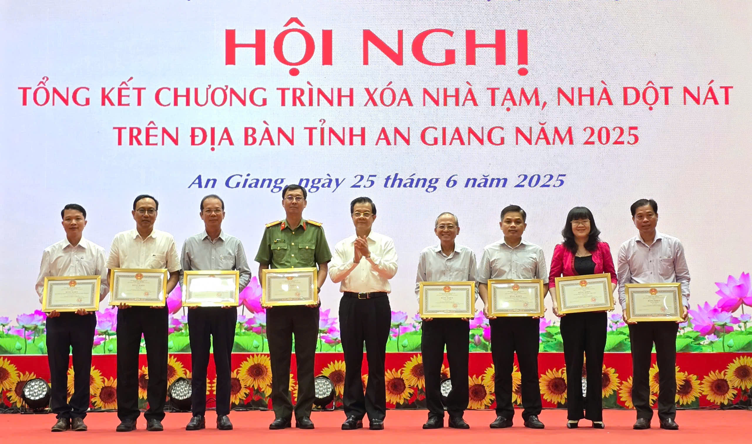 An Giang: 207 tỷ đồng x&acirc;y mới, sửa chữa 3.135 căn nh&agrave; tạm, nh&agrave; dột n&aacute;t- Ảnh 3.