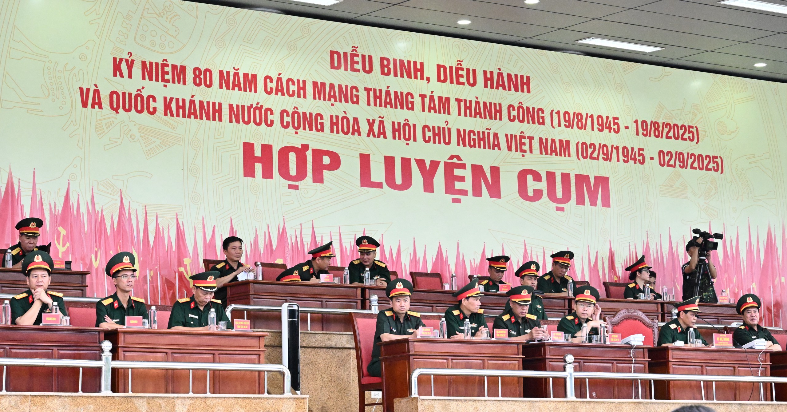 Hình ảnh khối nữ chiến sĩ hợp luyện, sẵn sàng cho Lễ kỷ niệm 80 năm Quốc khánh- Ảnh 1. Hình ảnh khối nữ chiến sĩ hợp luyện, sẵn sàng cho Lễ kỷ niệm 80 năm Quốc khánh- Ảnh 1.